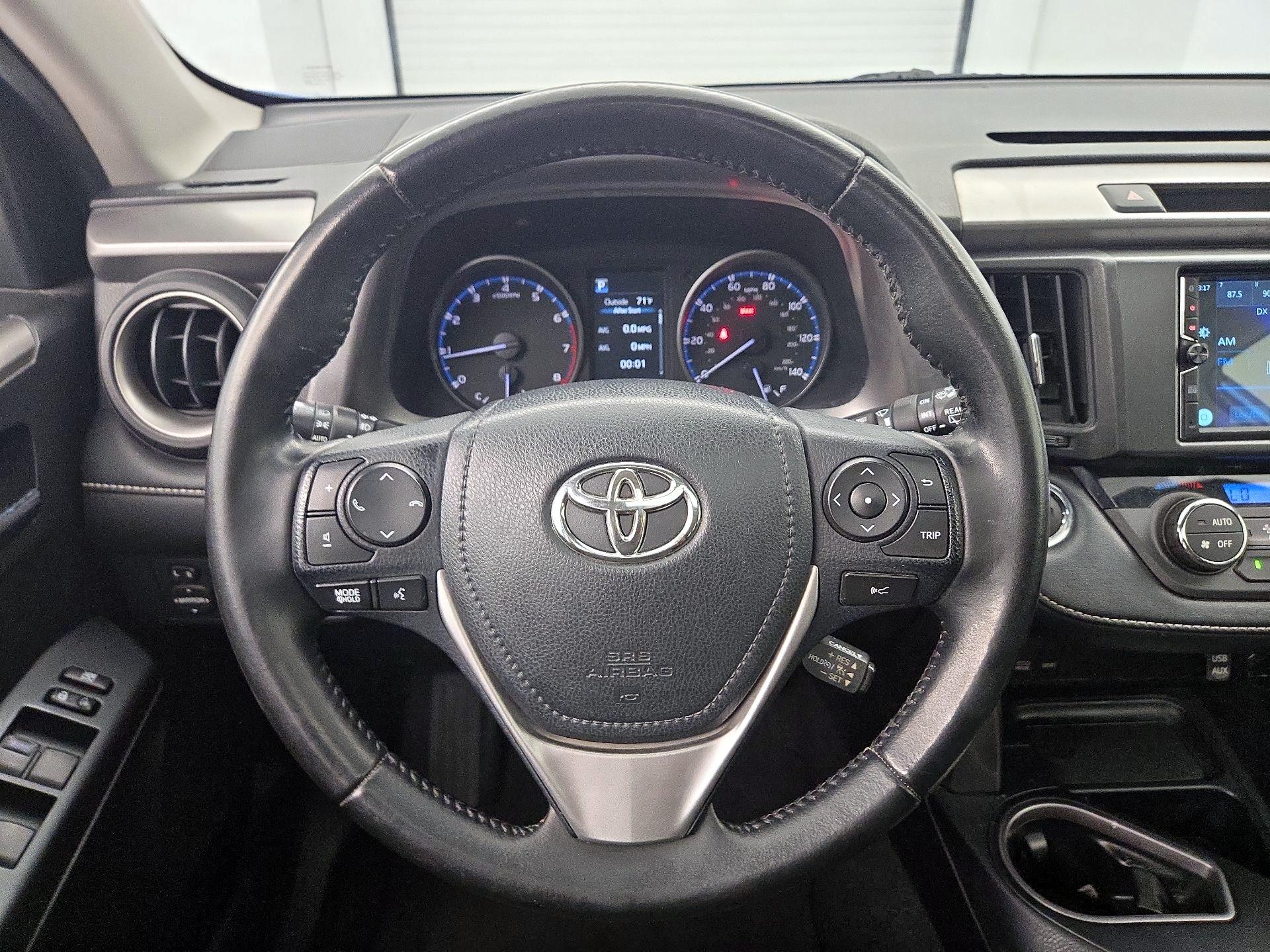 Thumbnail: 2017 Toyota RAV4 - 10