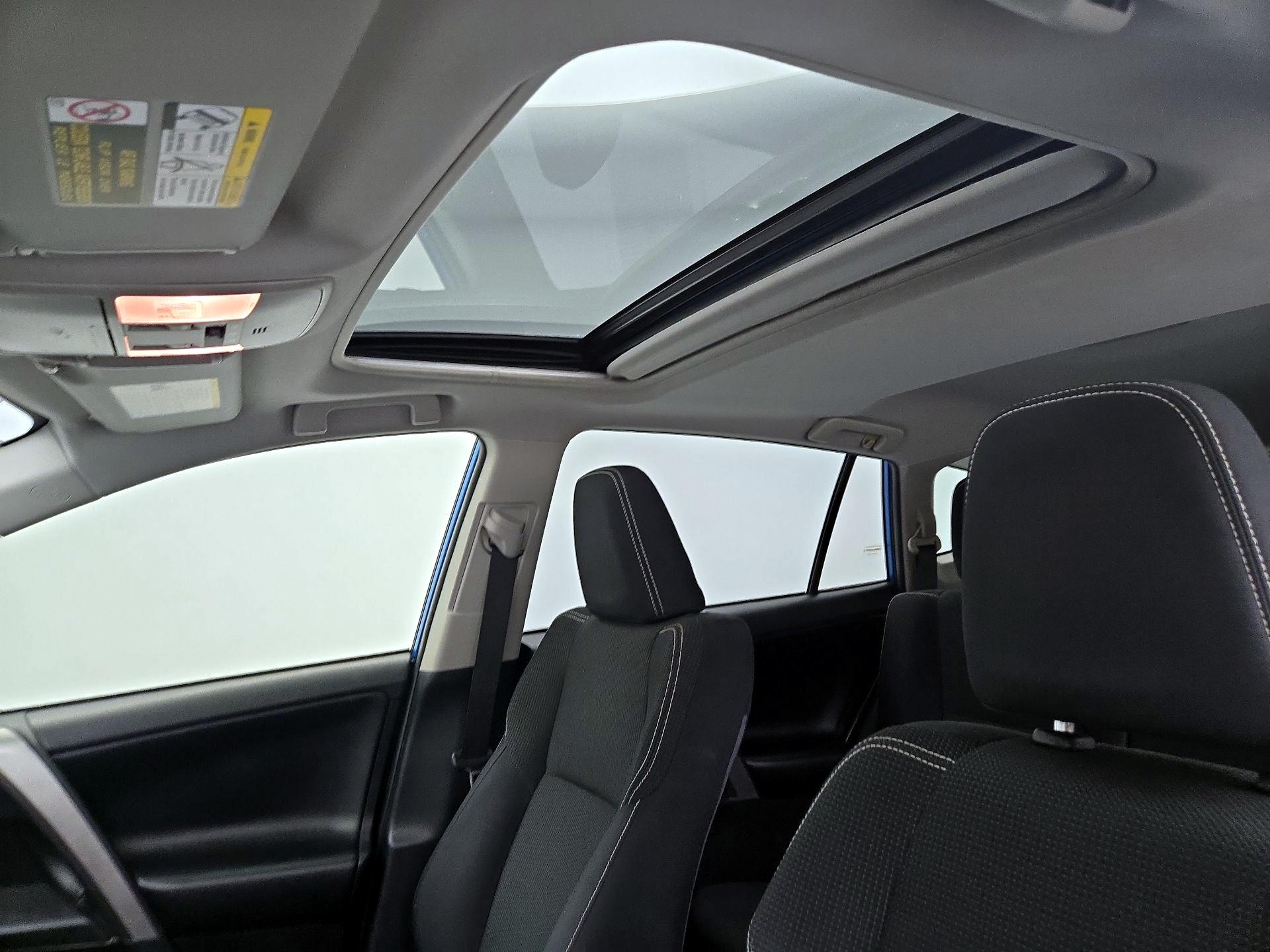 Thumbnail: 2017 Toyota RAV4 - 19