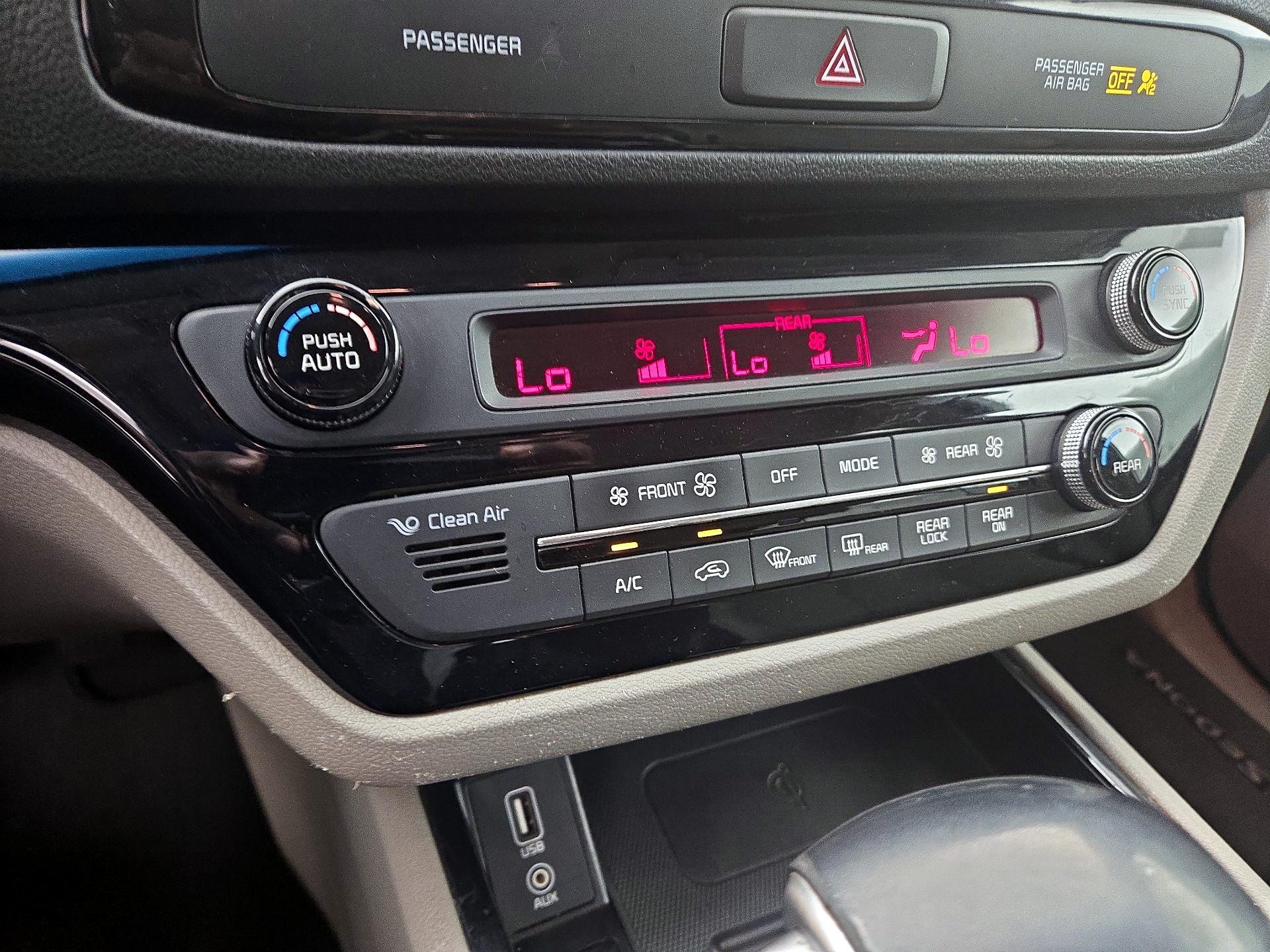 Thumbnail: 2020 Kia Sedona - 16