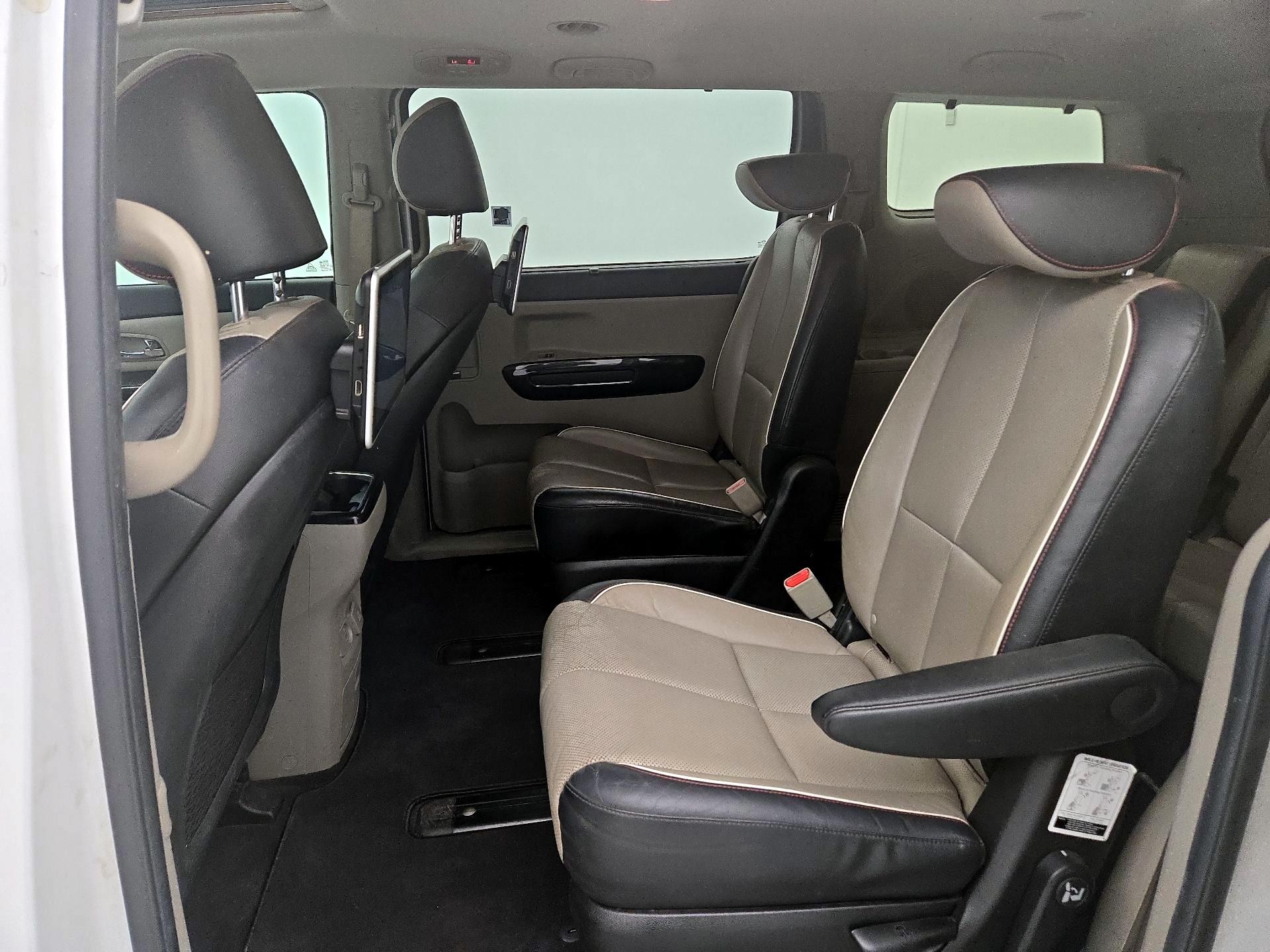 Thumbnail: 2020 Kia Sedona - 20