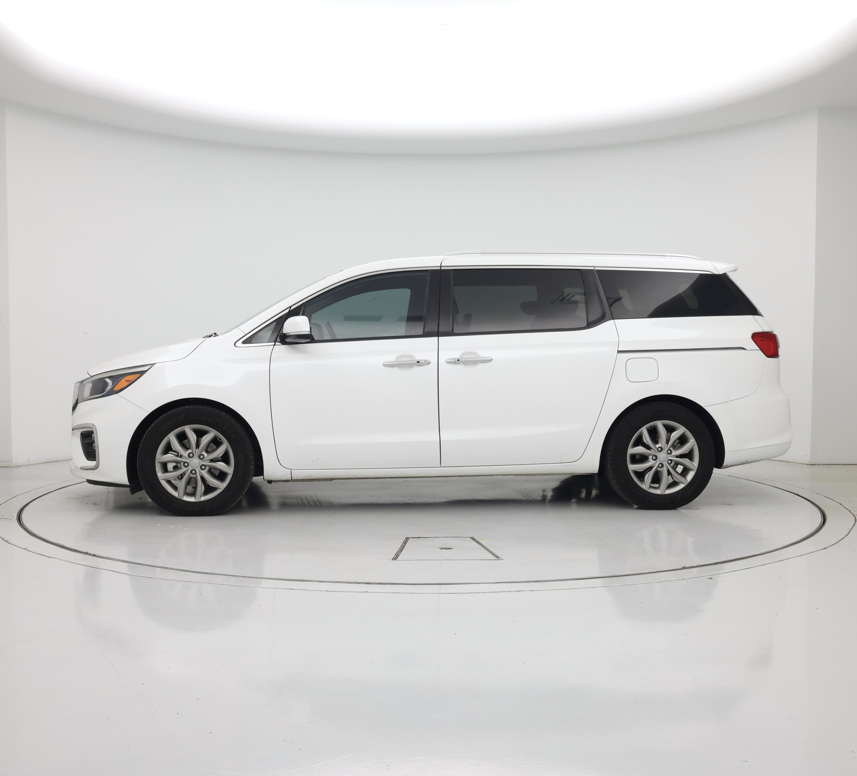 Thumbnail: 2020 Kia Sedona - 3