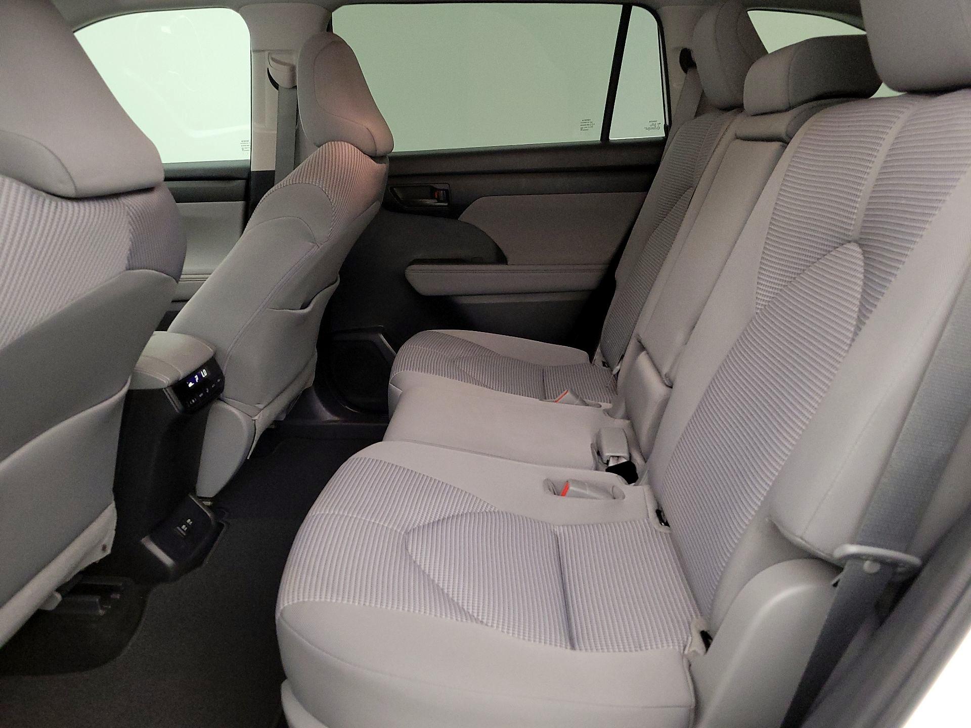 Thumbnail: 2021 Toyota Highlander - 19