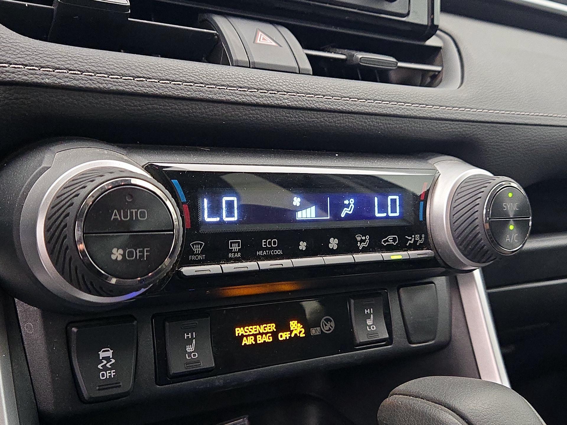 Thumbnail: 2019 Toyota RAV4 - 14