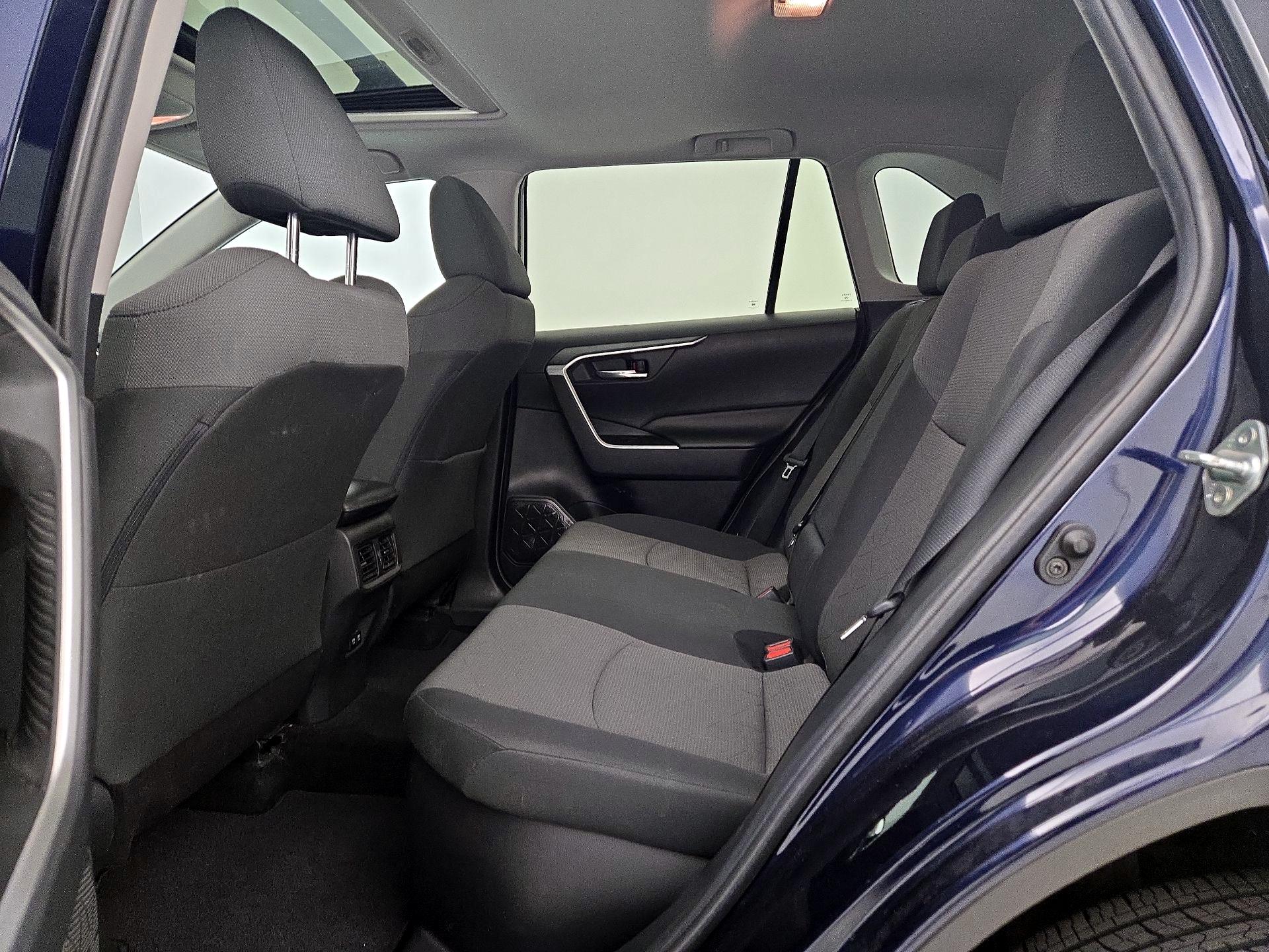 Thumbnail: 2019 Toyota RAV4 - 18