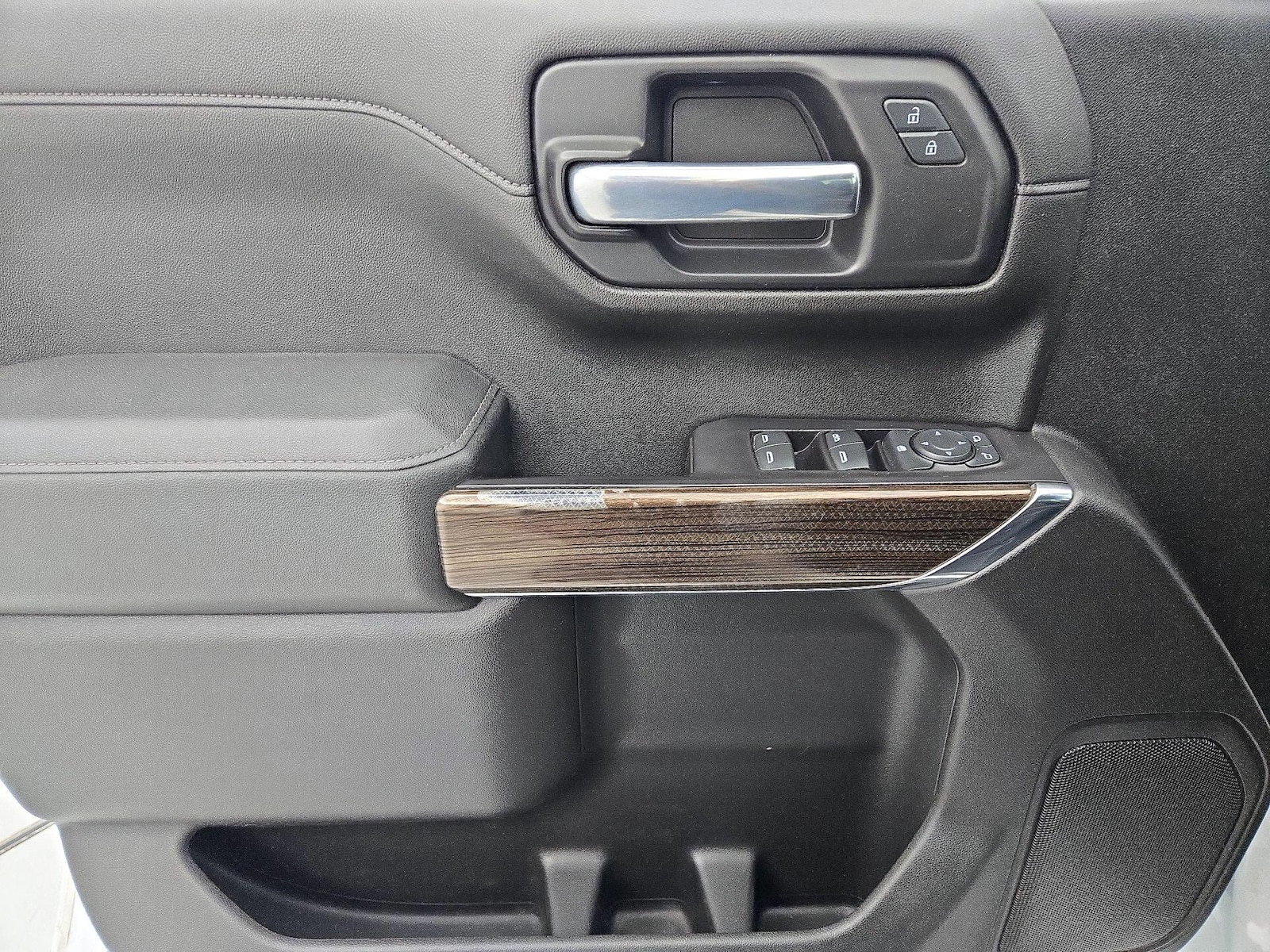 2021 Chevrolet Silverado 1500 LT - Photo 13
