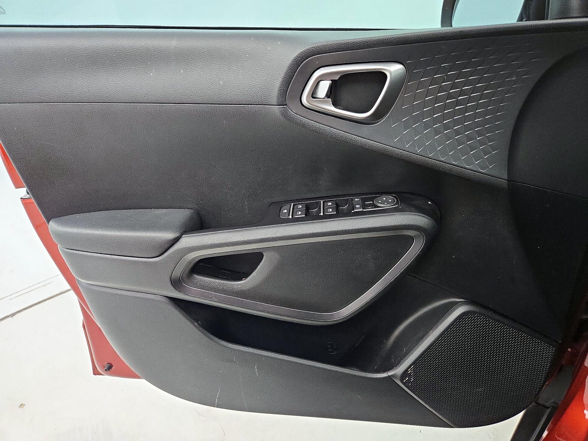 Thumbnail: 2021 Kia Soul - 10