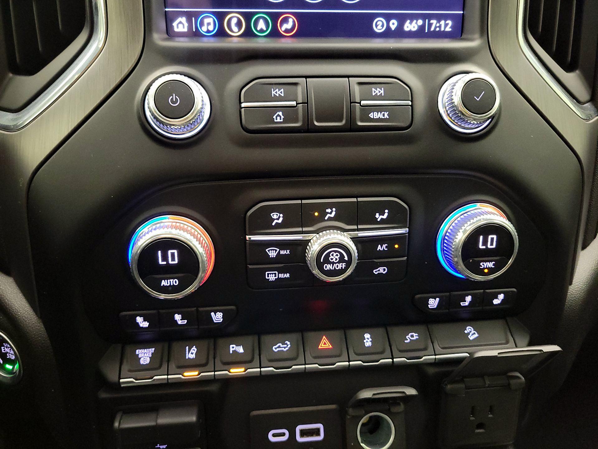 Thumbnail: 2022 GMC Sierra 3500 - 17