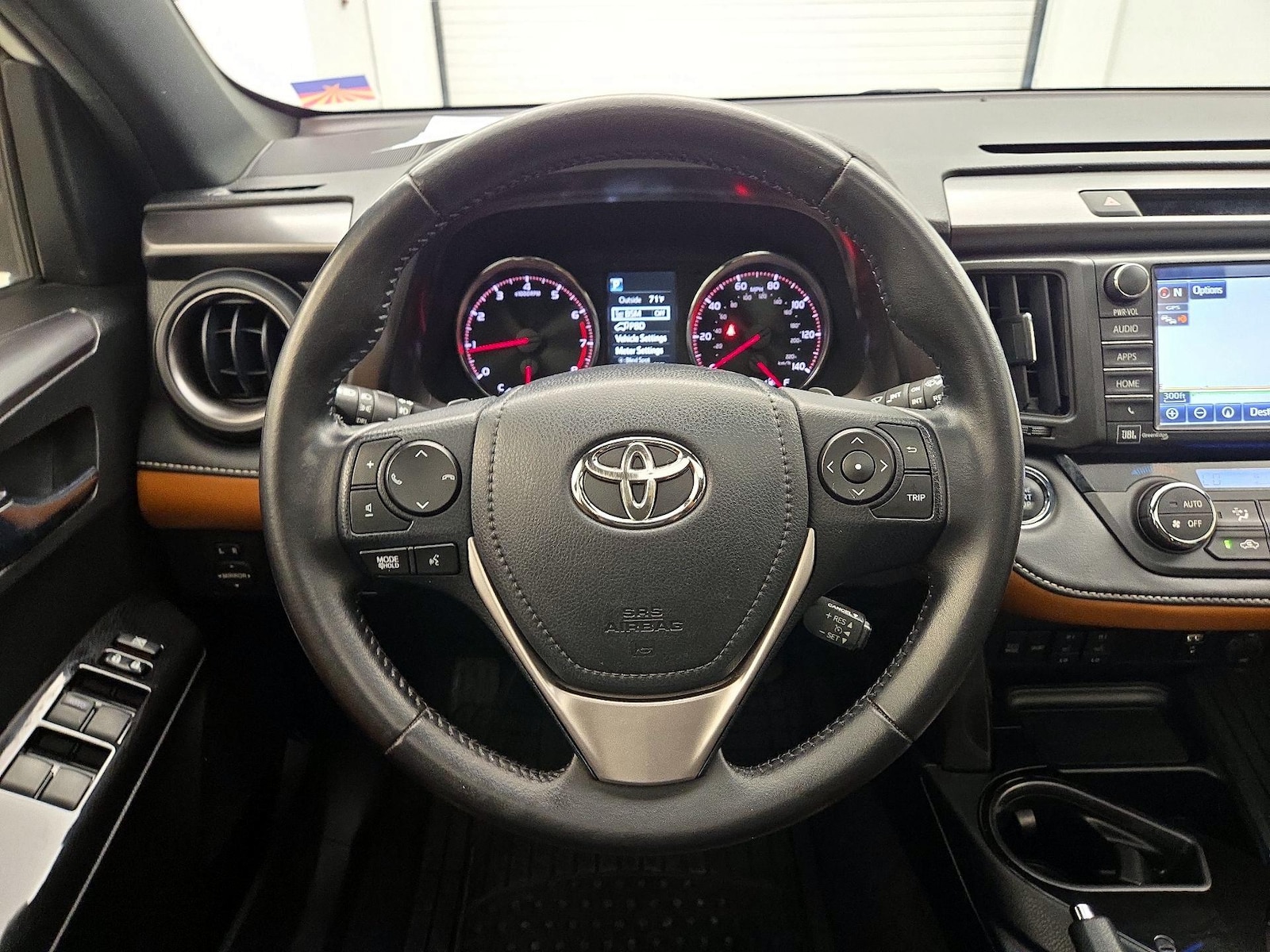 2016 Toyota RAV4 SE - Photo 11