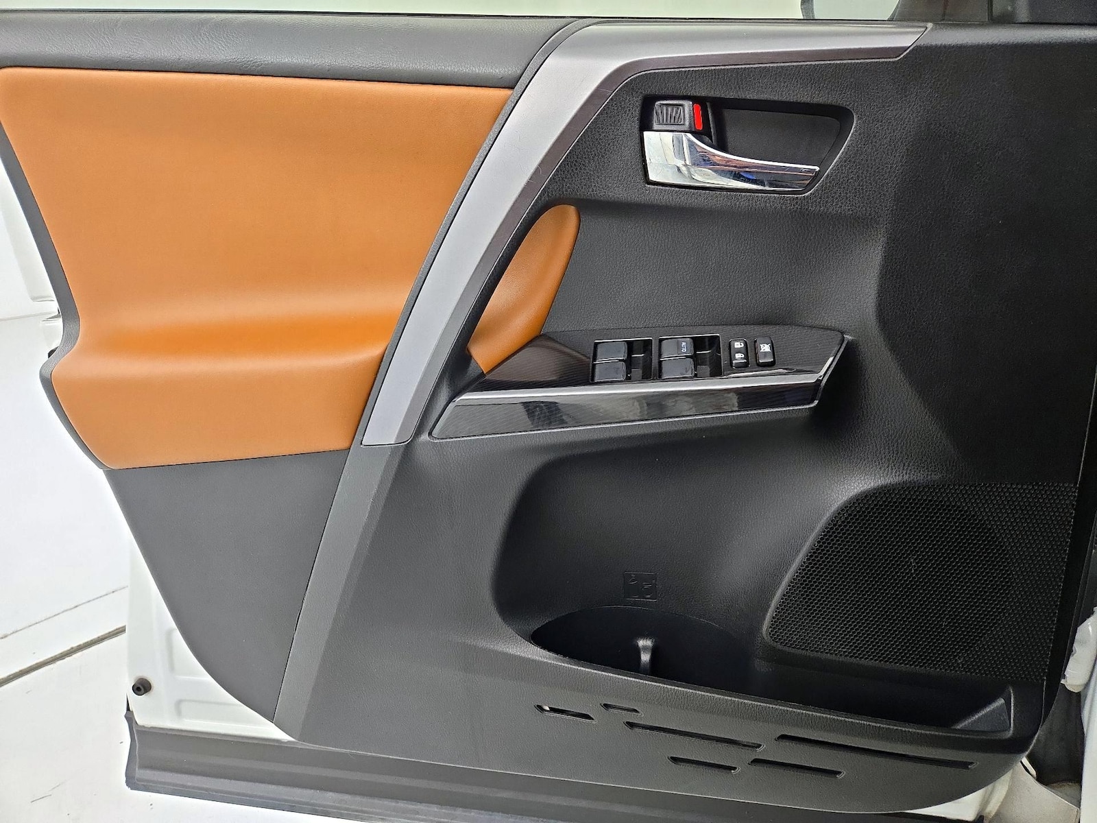 2016 Toyota RAV4 SE - Photo 13