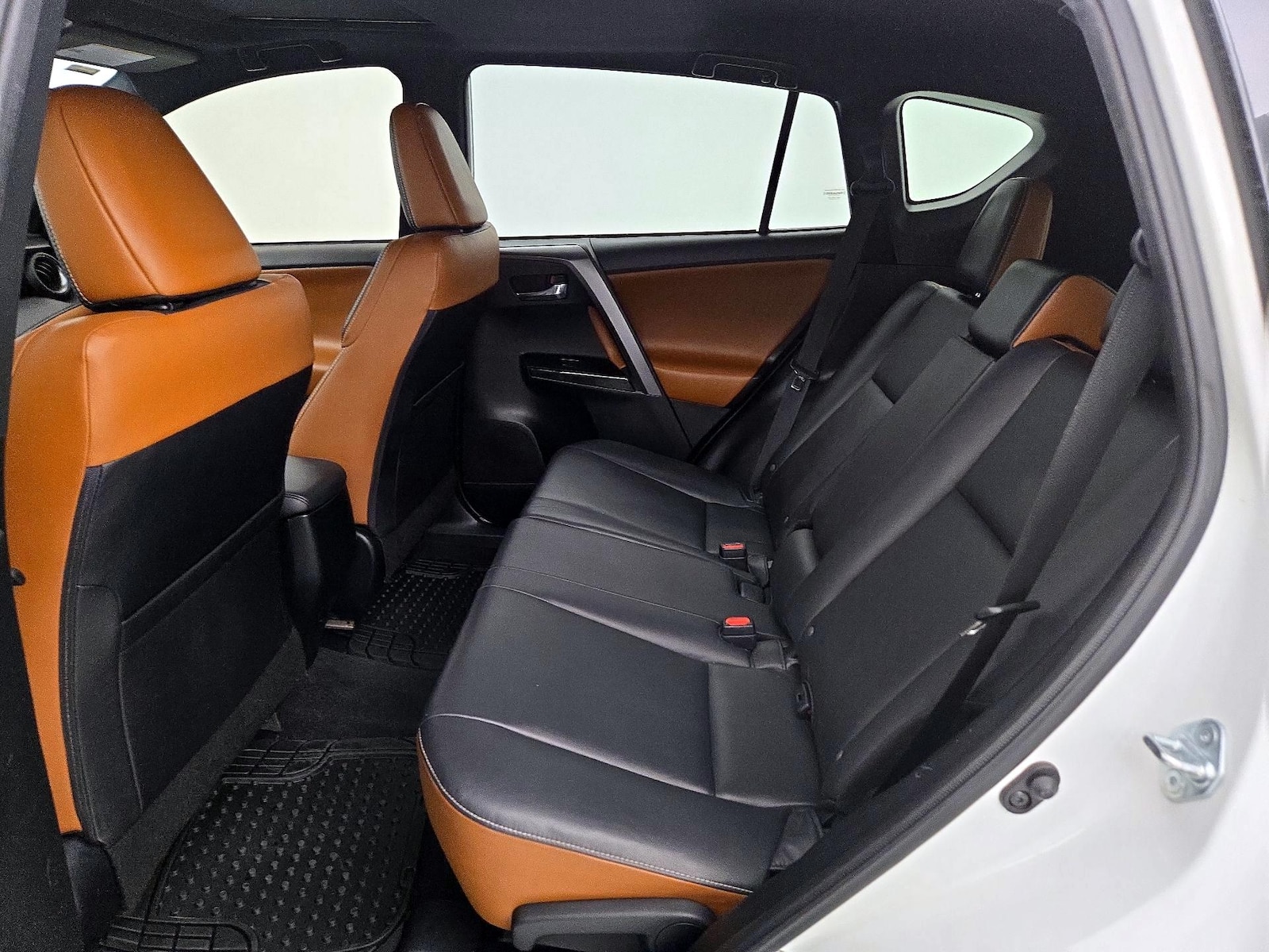 2016 Toyota RAV4 SE - Photo 22