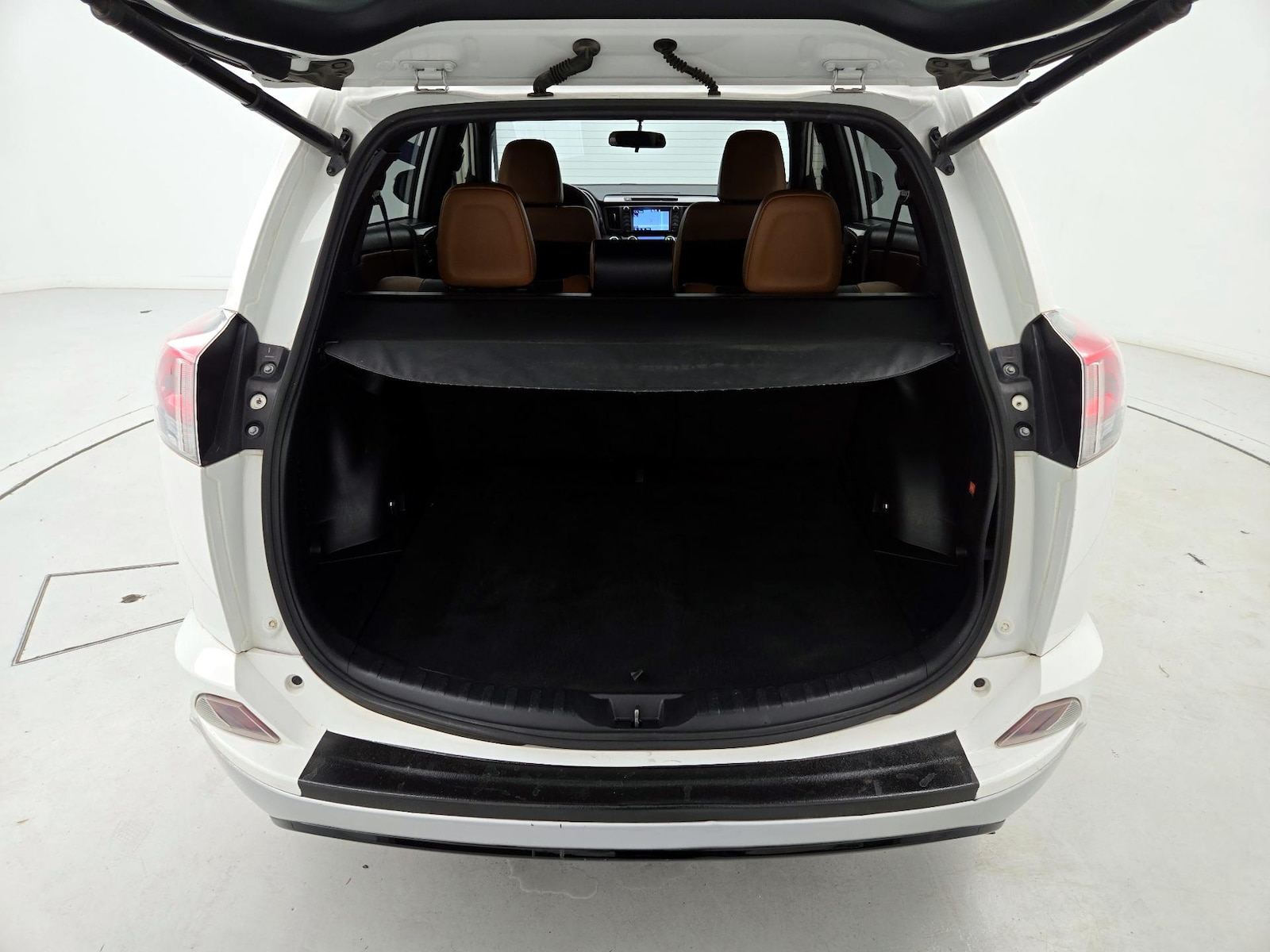 2016 Toyota RAV4 SE - Photo 23