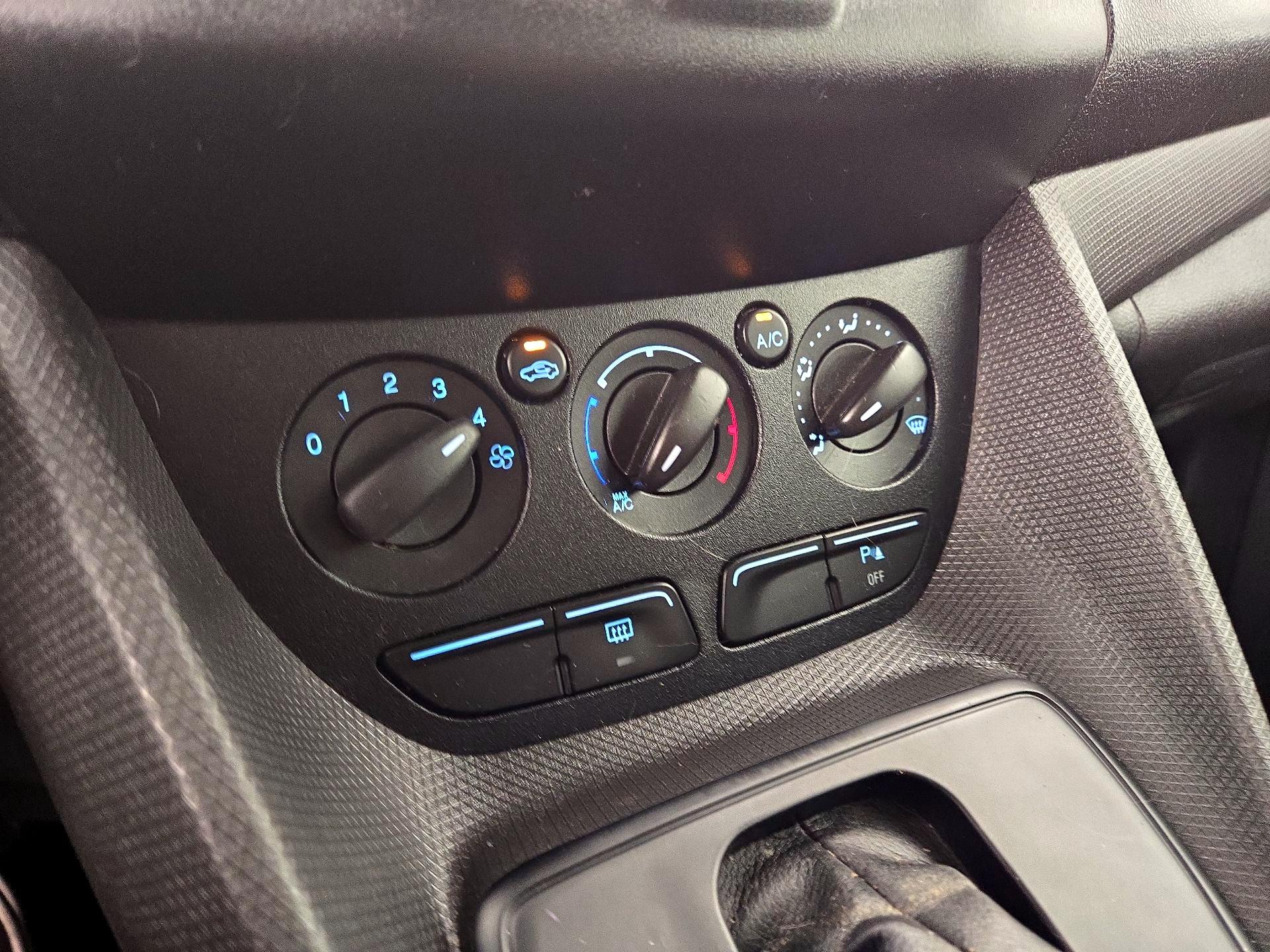 Thumbnail: 2017 Ford Transit Series - 15