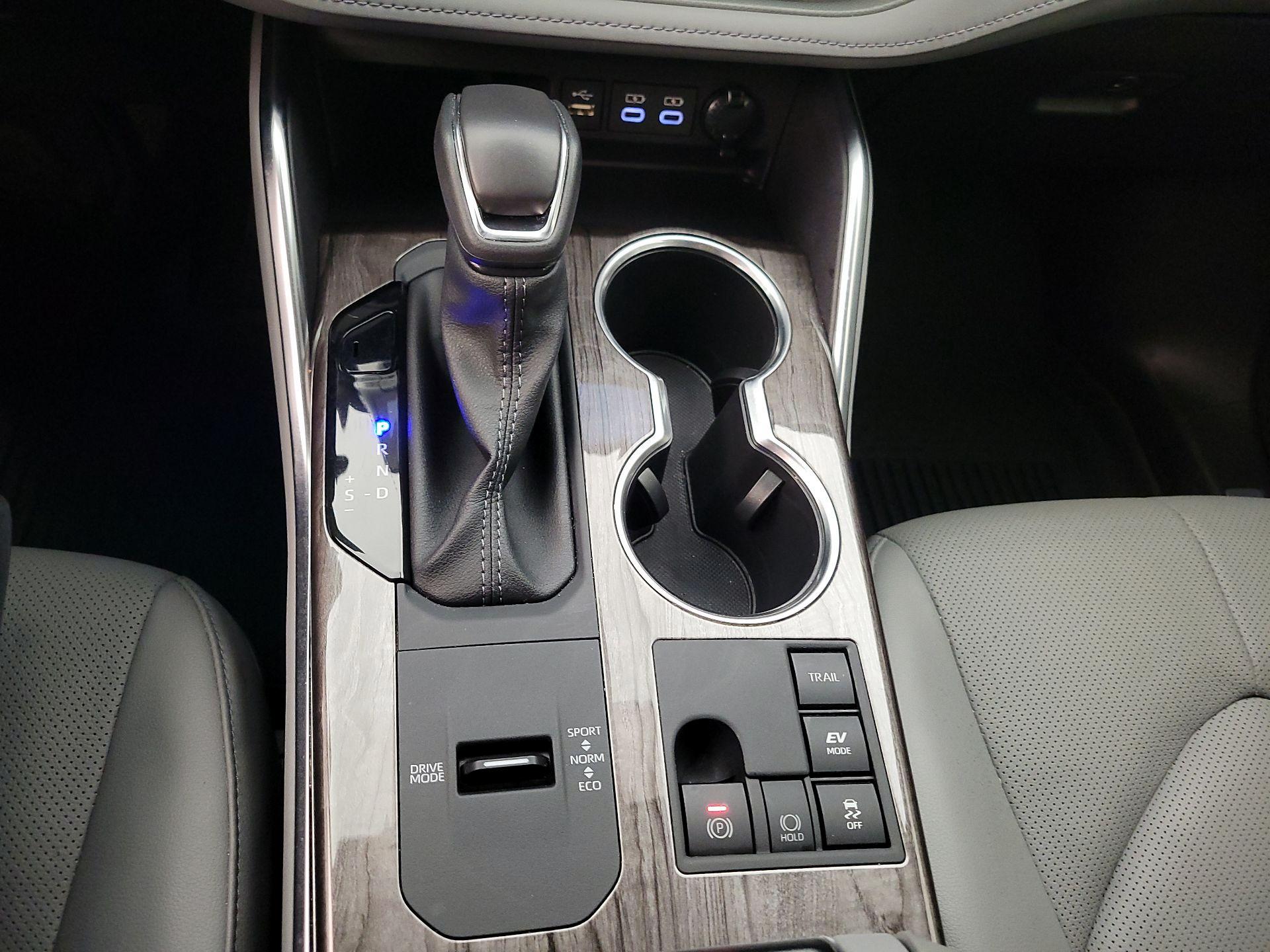 Thumbnail: 2025 Toyota Highlander - 17