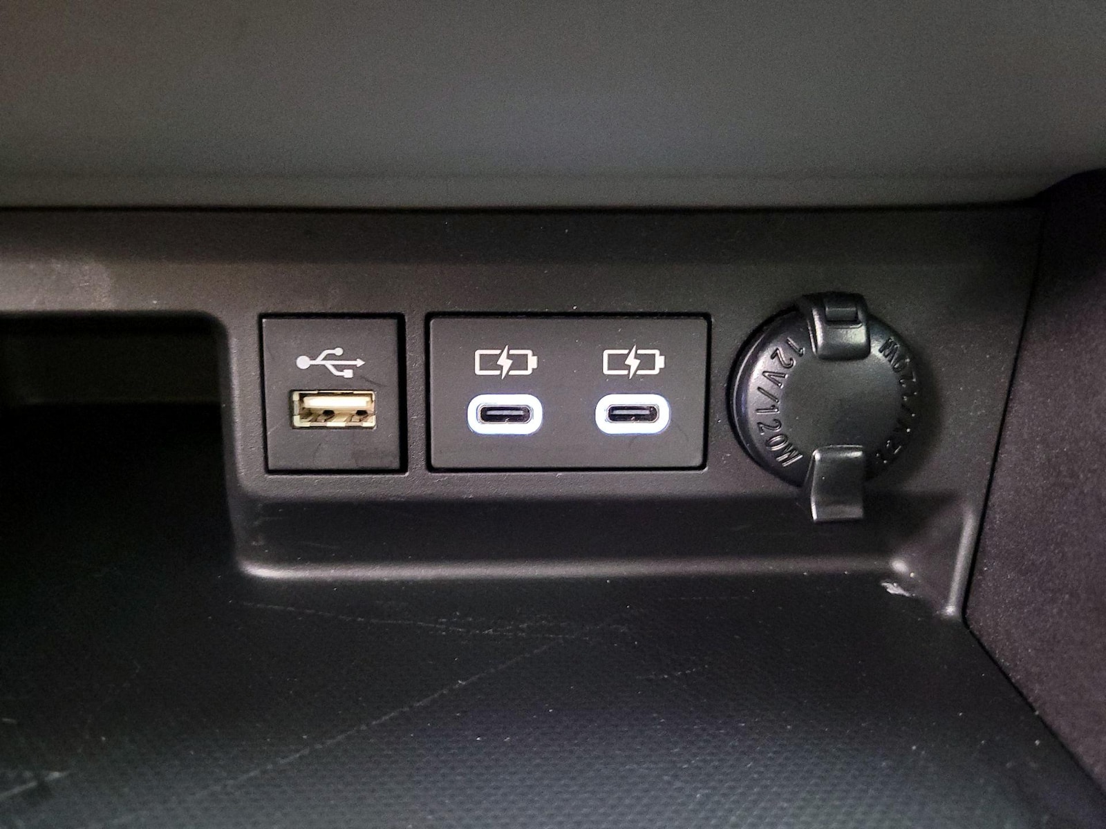 2025 Toyota Highlander Limited - Photo 19
