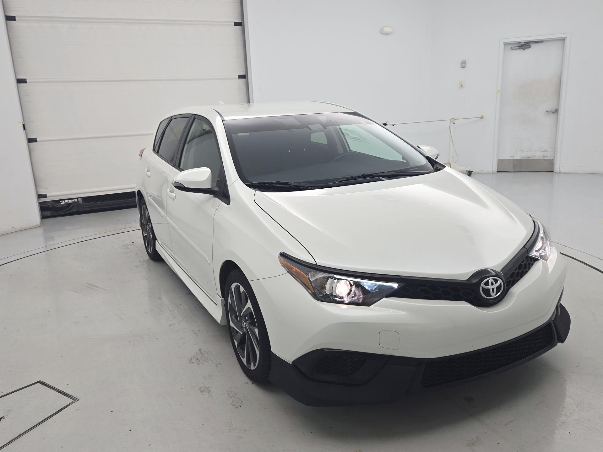 Thumbnail: 2017 Toyota Corolla iM - 1