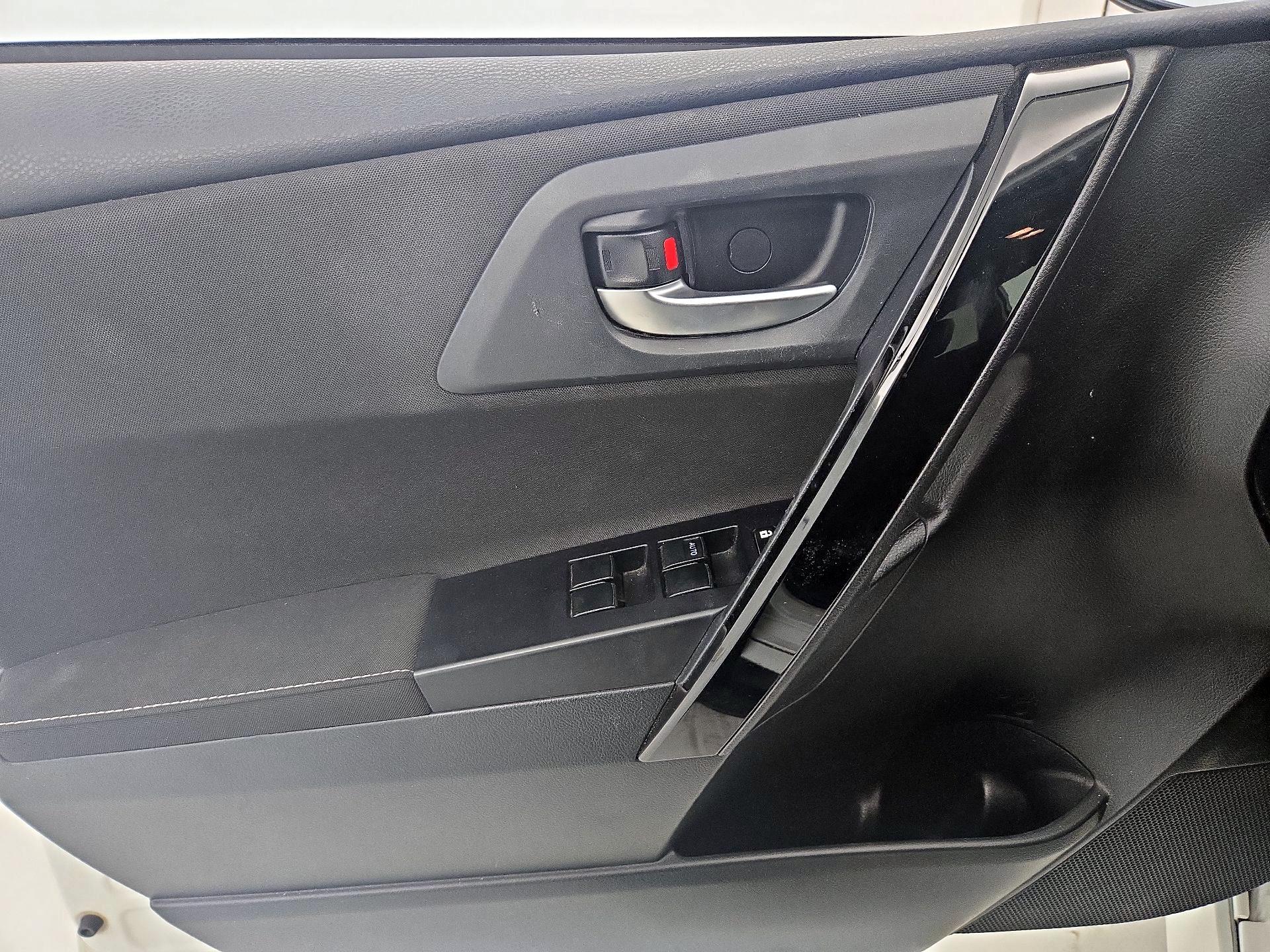 Thumbnail: 2017 Toyota Corolla iM - 10