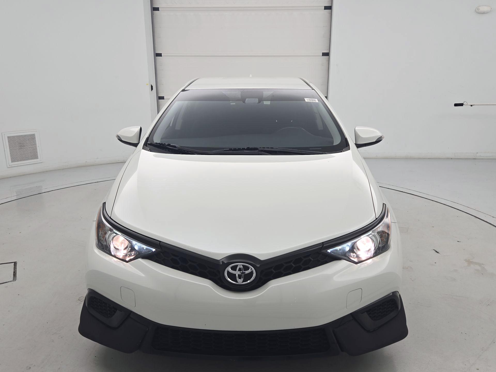 Thumbnail: 2017 Toyota Corolla iM - 2