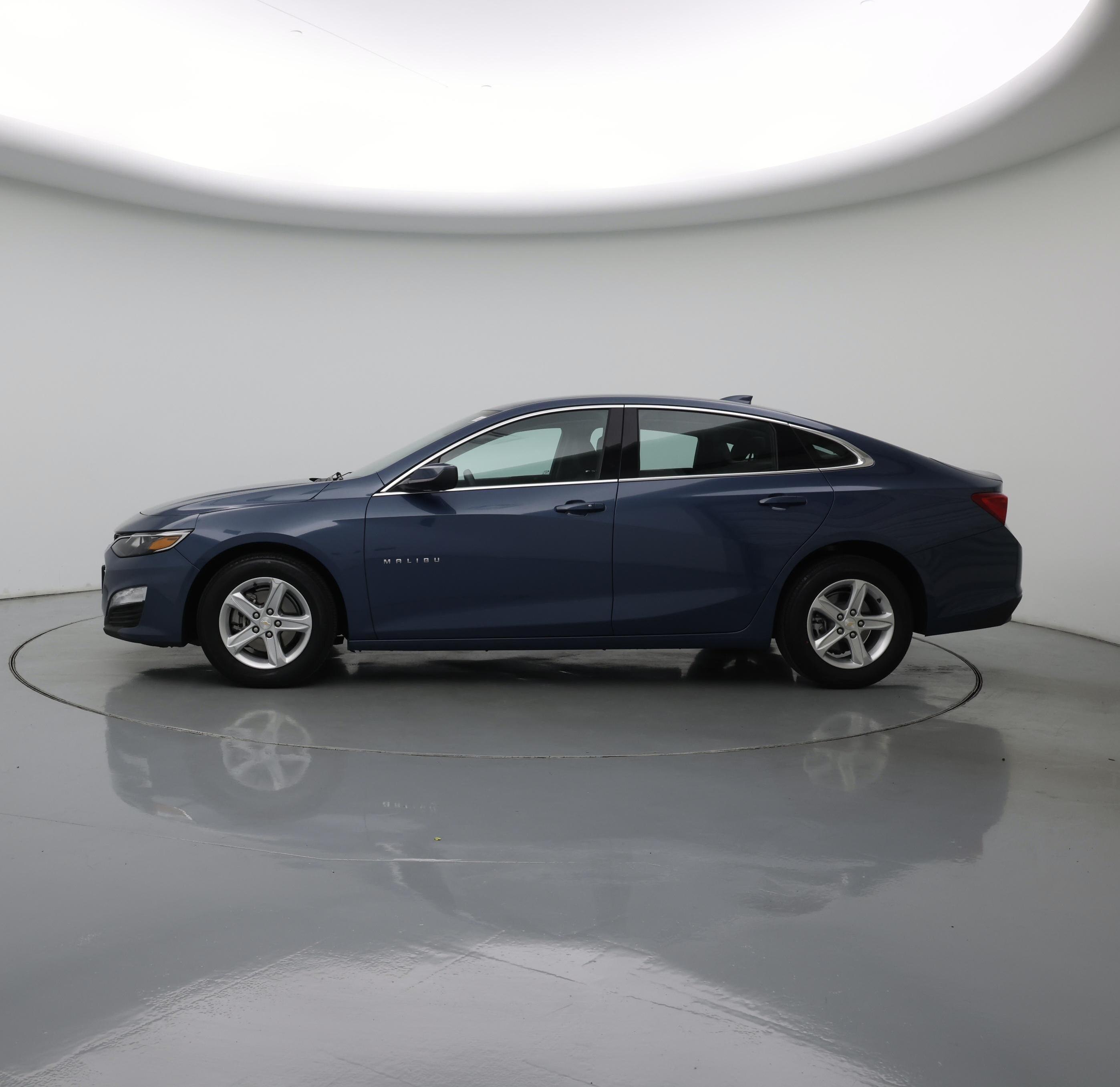 Thumbnail: 2024 Chevrolet Malibu - 3