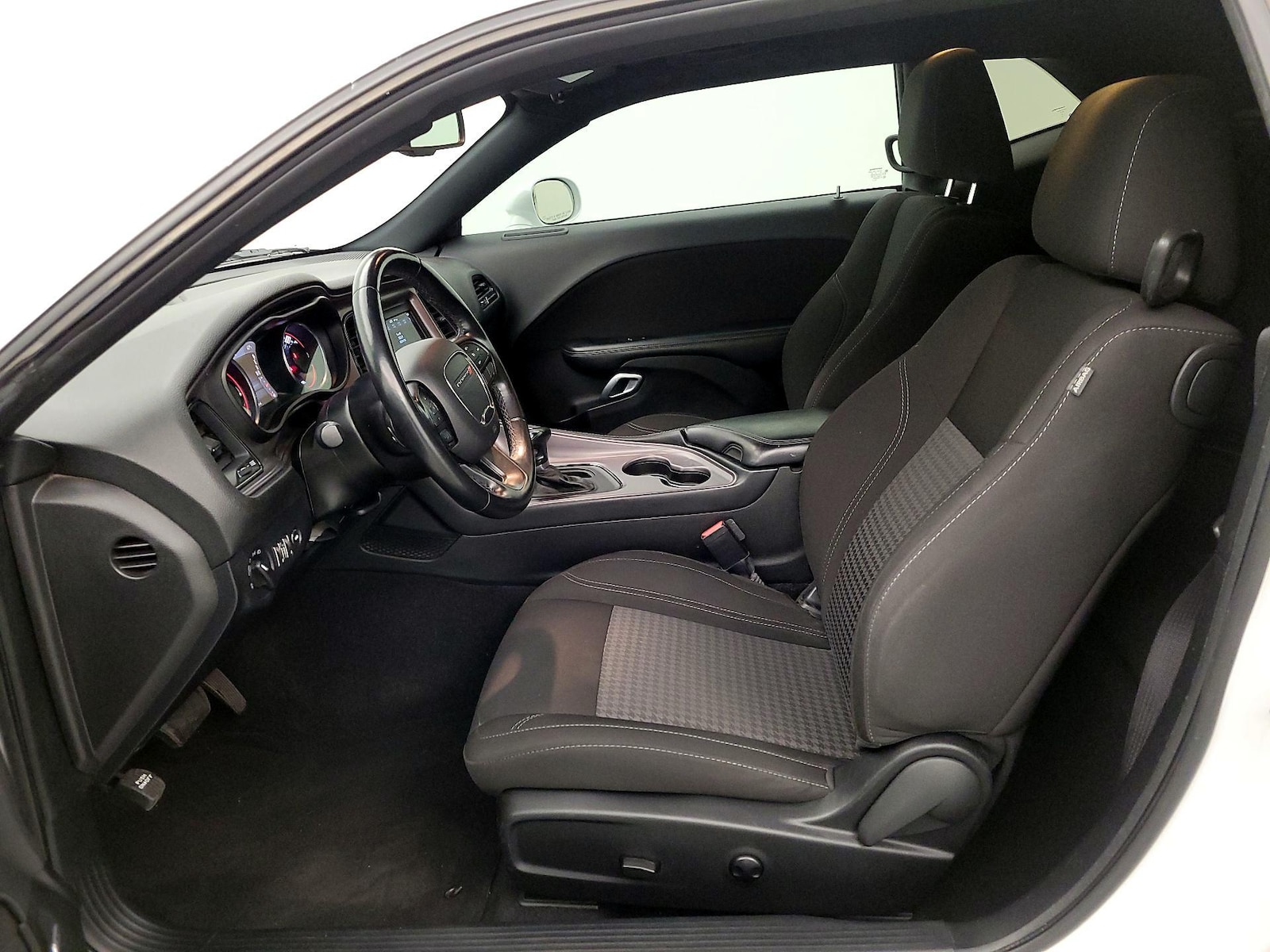 2023 Dodge Challenger SXT - Photo 12