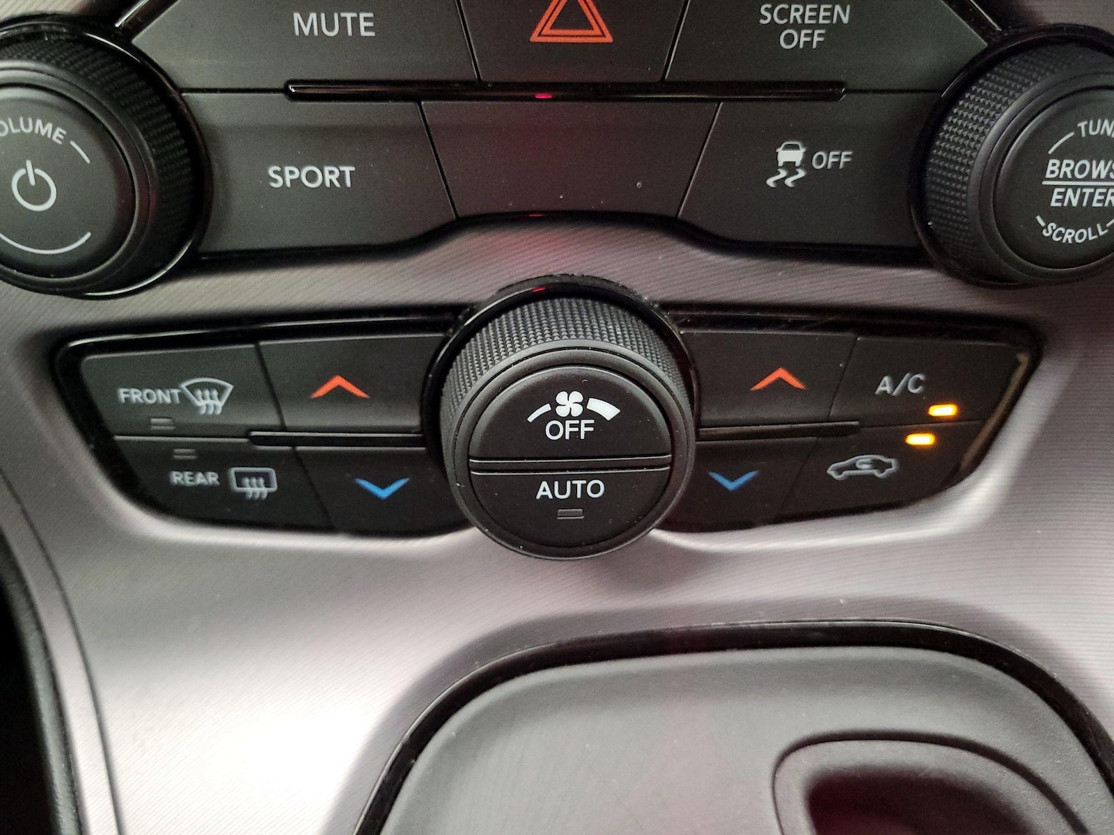 2023 Dodge Challenger SXT - Photo 17