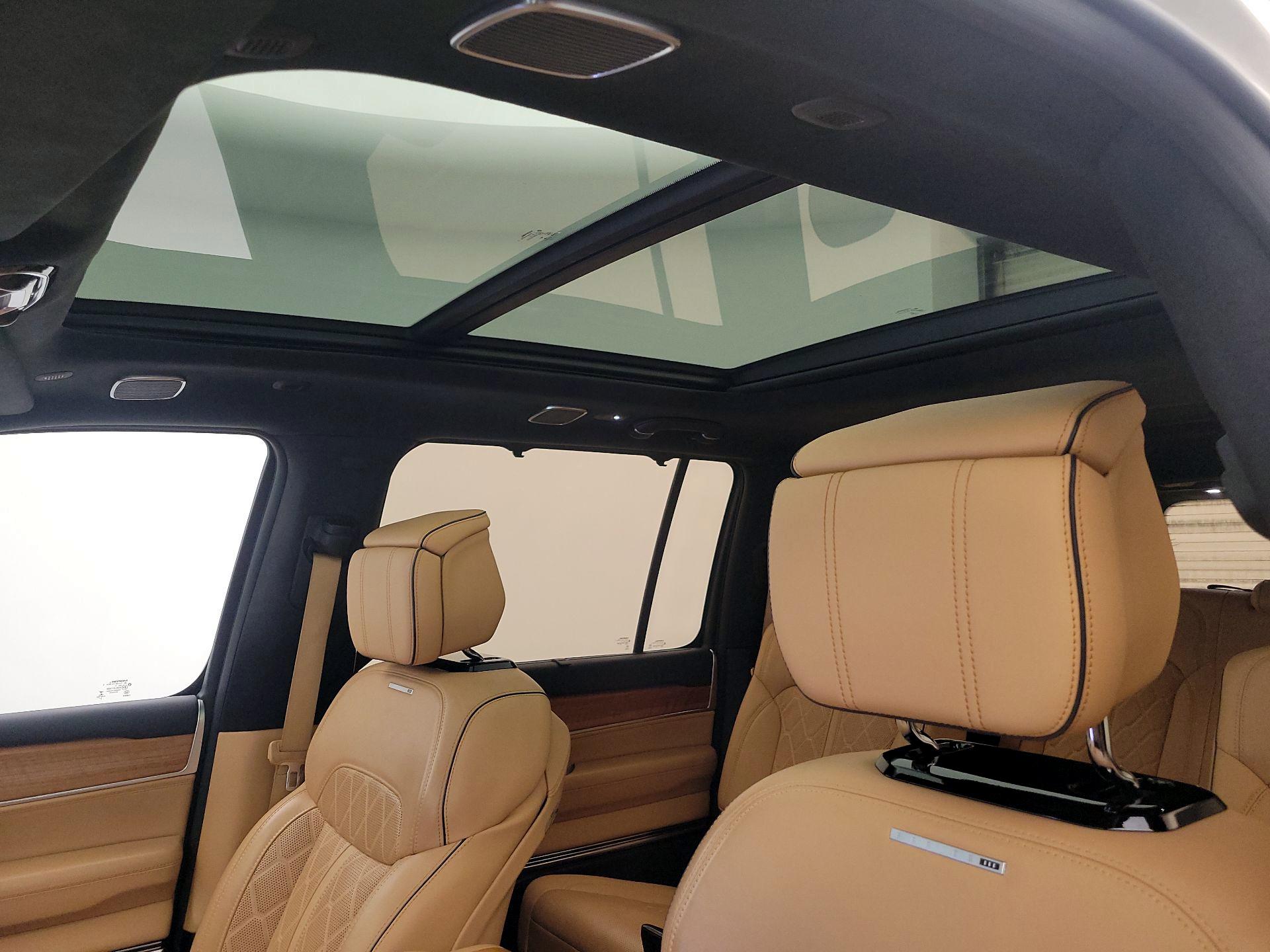 Thumbnail: 2022 Jeep Grand Wagoneer - 20