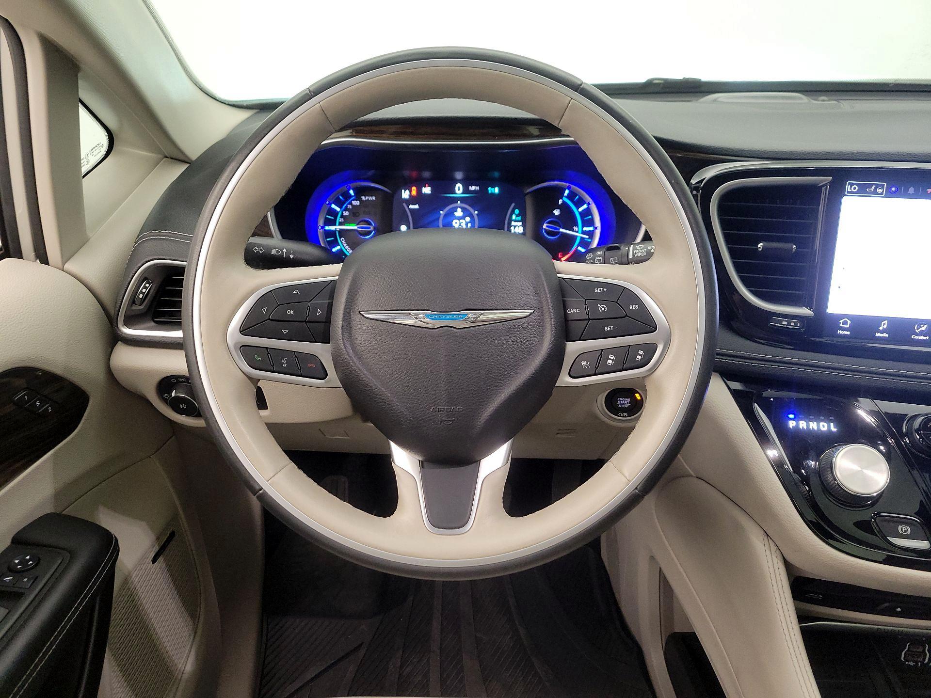 Thumbnail: 2021 Chrysler Pacifica - 10