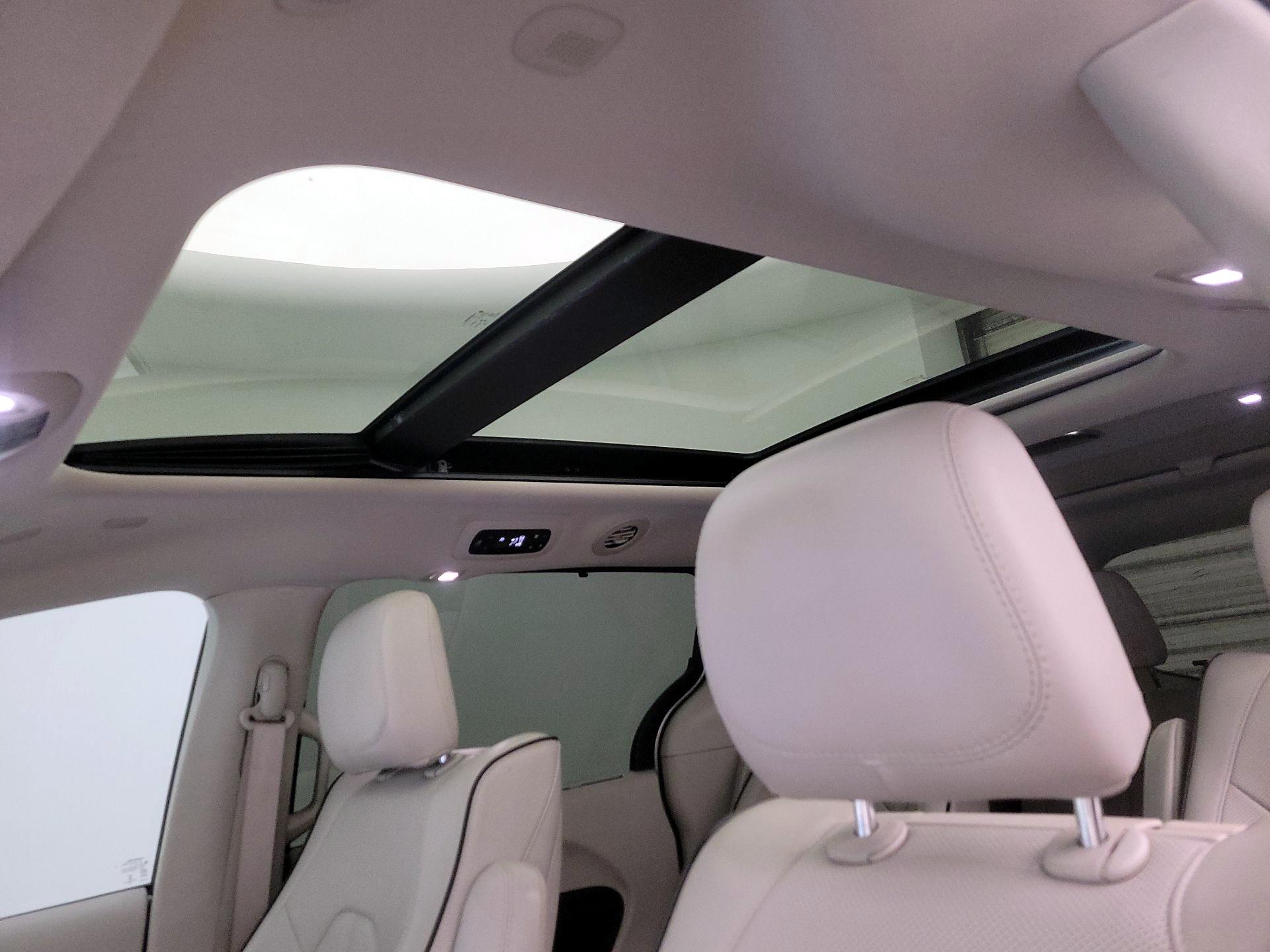 Thumbnail: 2021 Chrysler Pacifica - 20