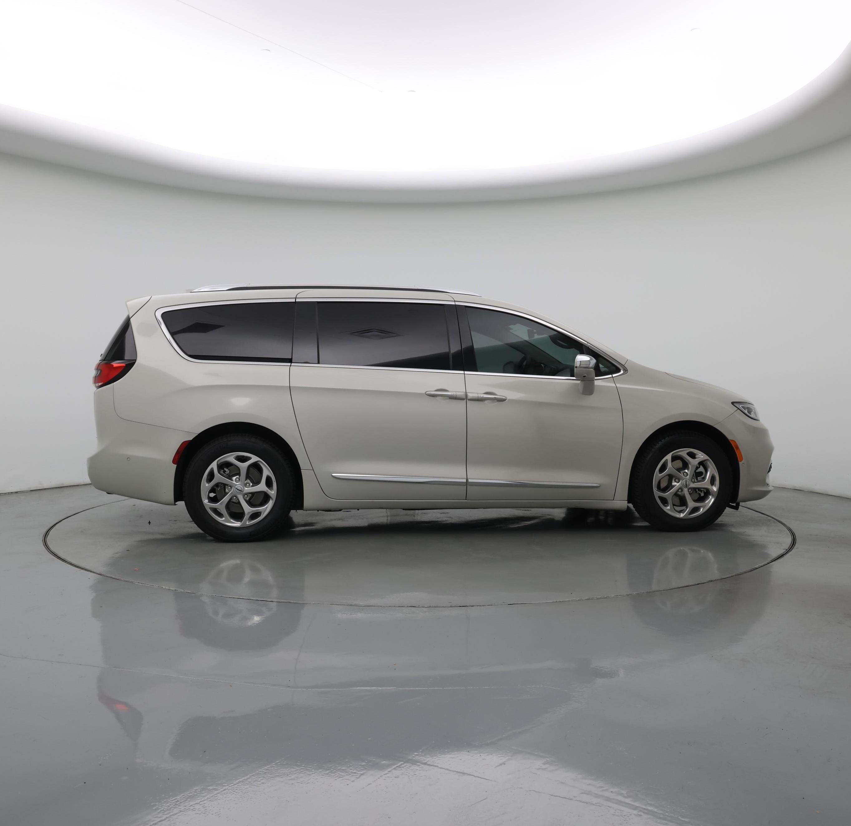 Thumbnail: 2021 Chrysler Pacifica - 7