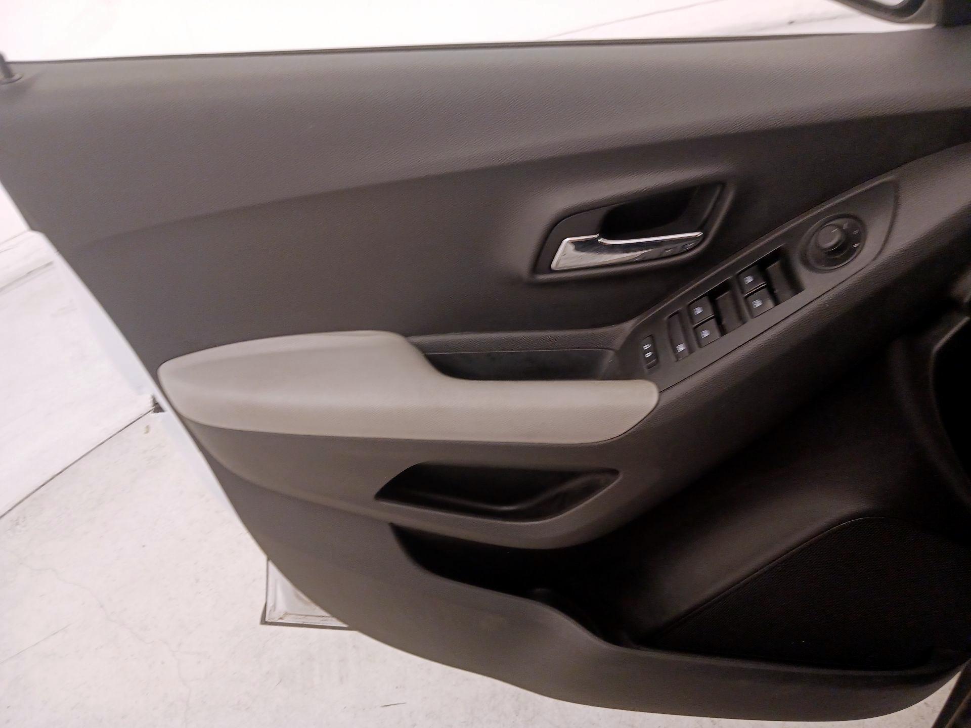 Thumbnail: 2020 Chevrolet Trax - 12