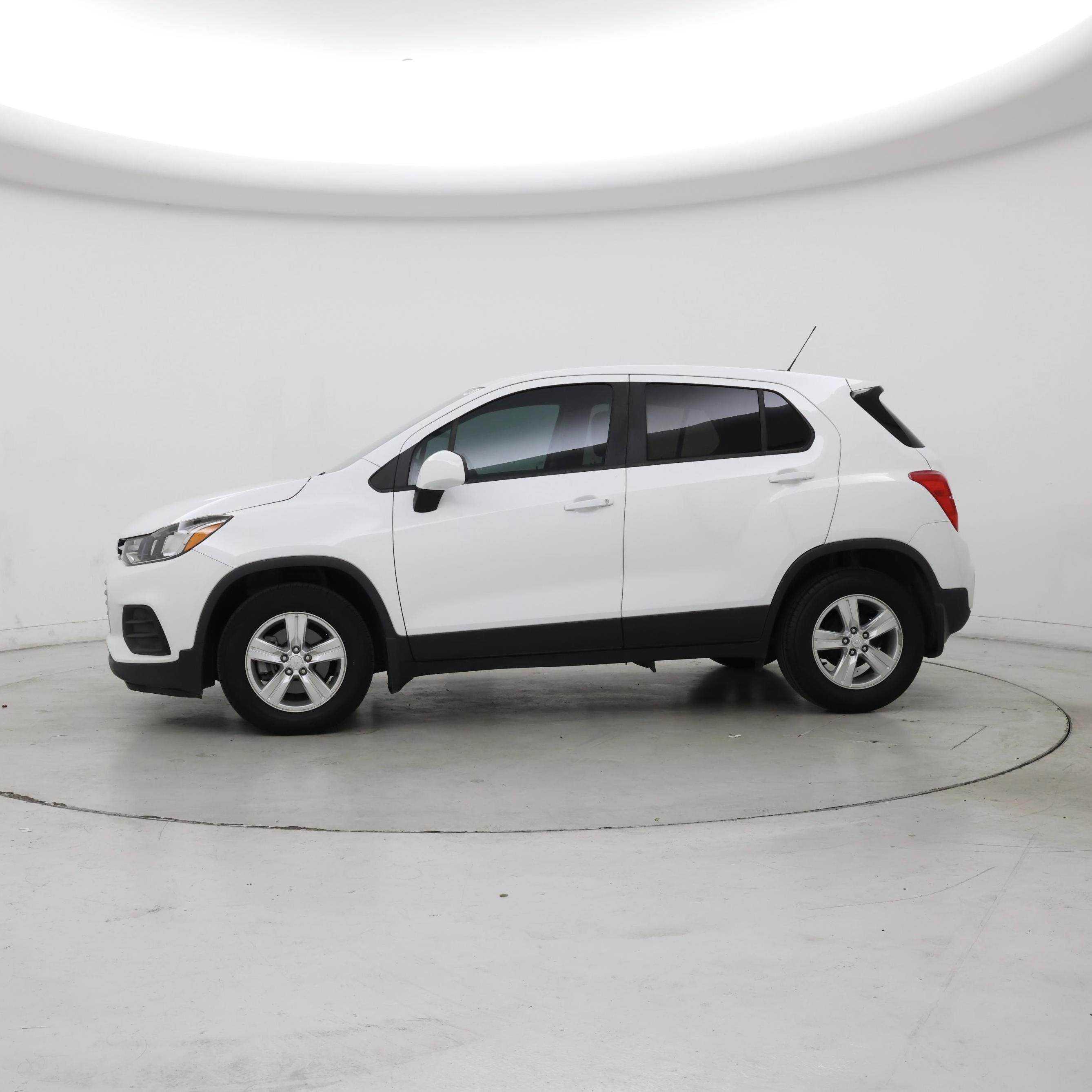 Thumbnail: 2020 Chevrolet Trax - 3