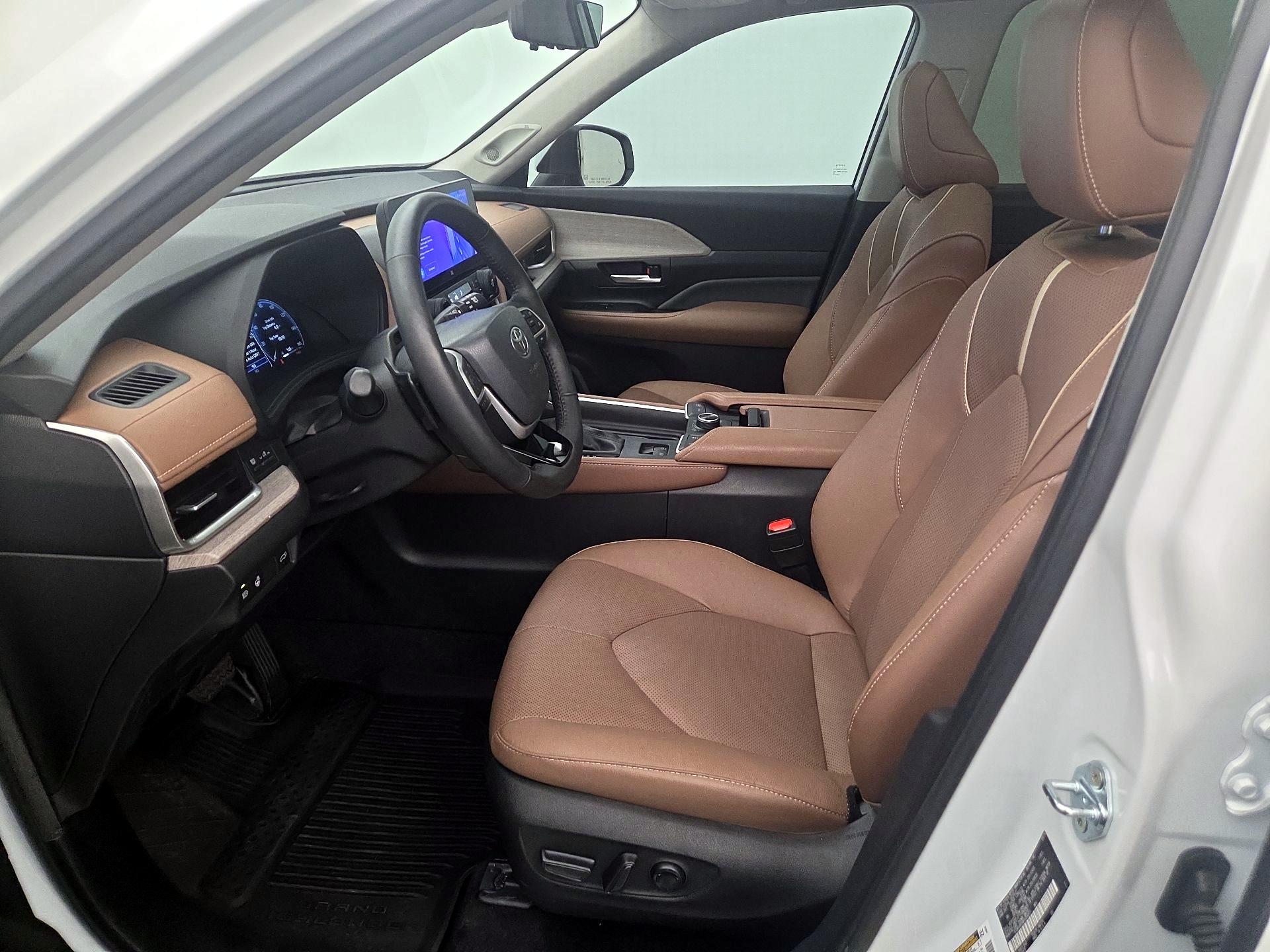 Thumbnail: 2024 Toyota Grand Highlander - 11