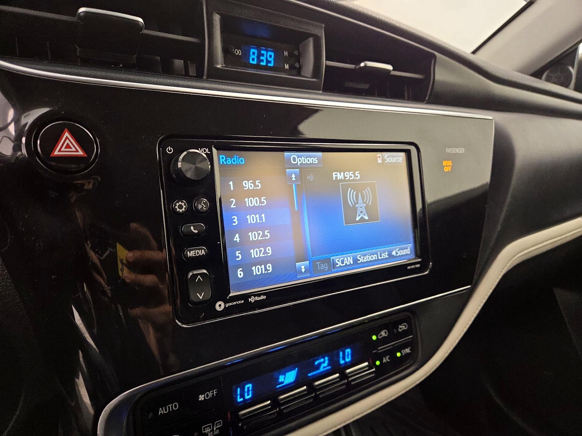 Thumbnail: 2018 Toyota Corolla iM - 15