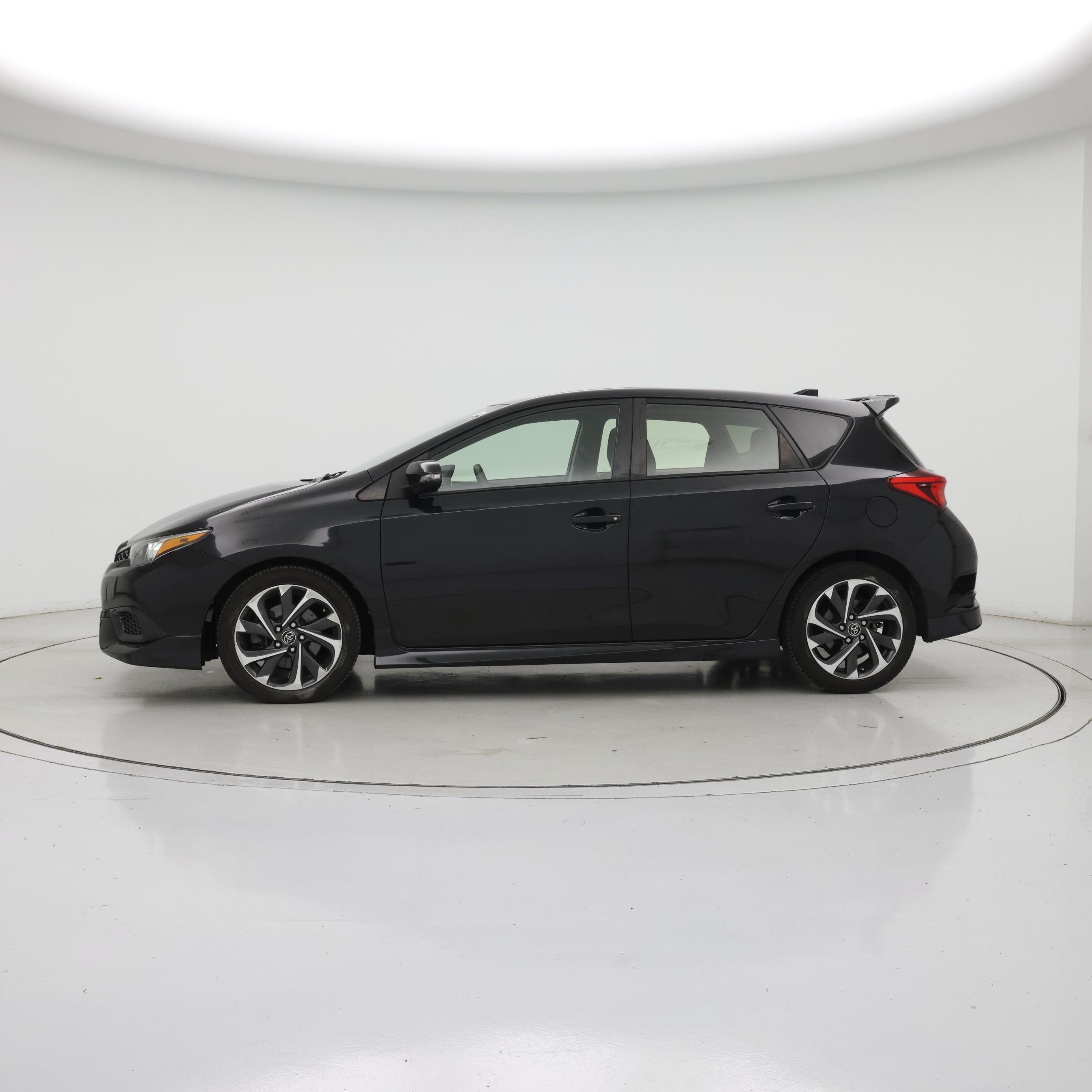 Thumbnail: 2018 Toyota Corolla iM - 3