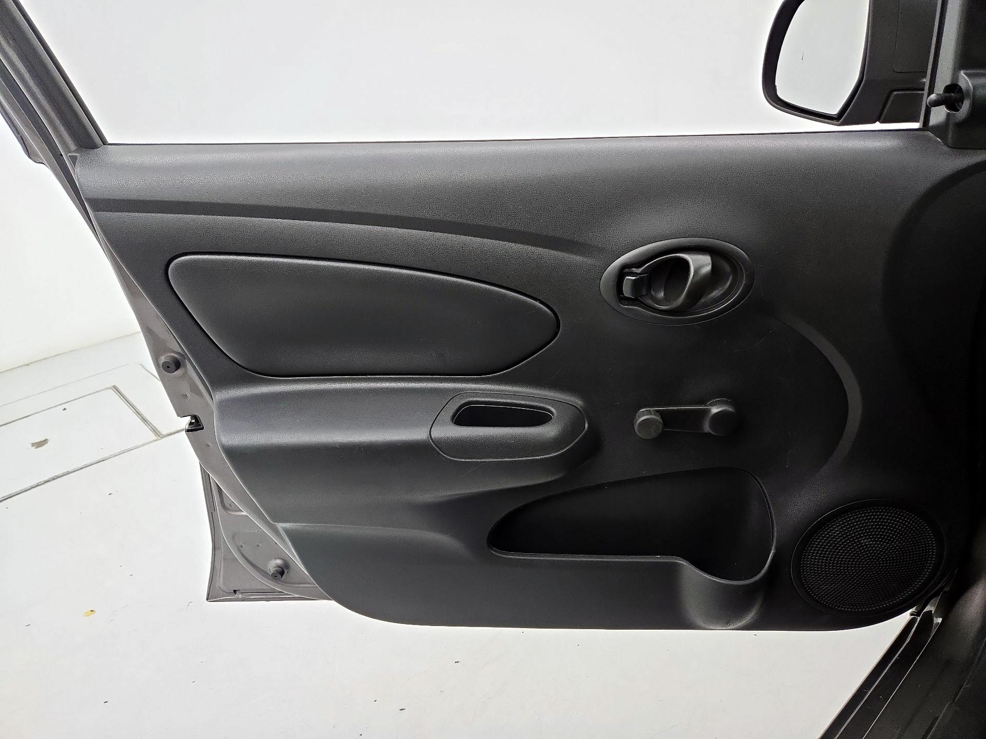 Thumbnail: 2015 Nissan Versa - 12