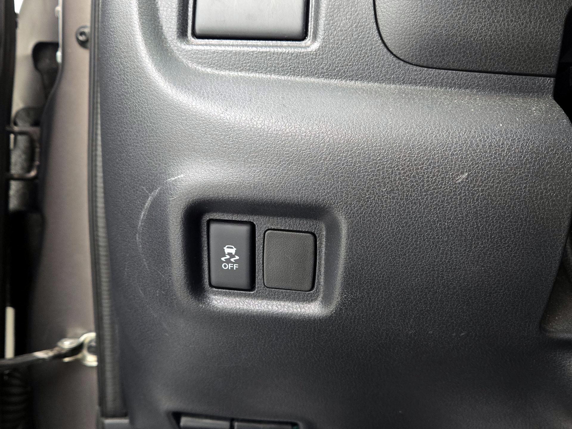 Thumbnail: 2015 Nissan Versa - 13