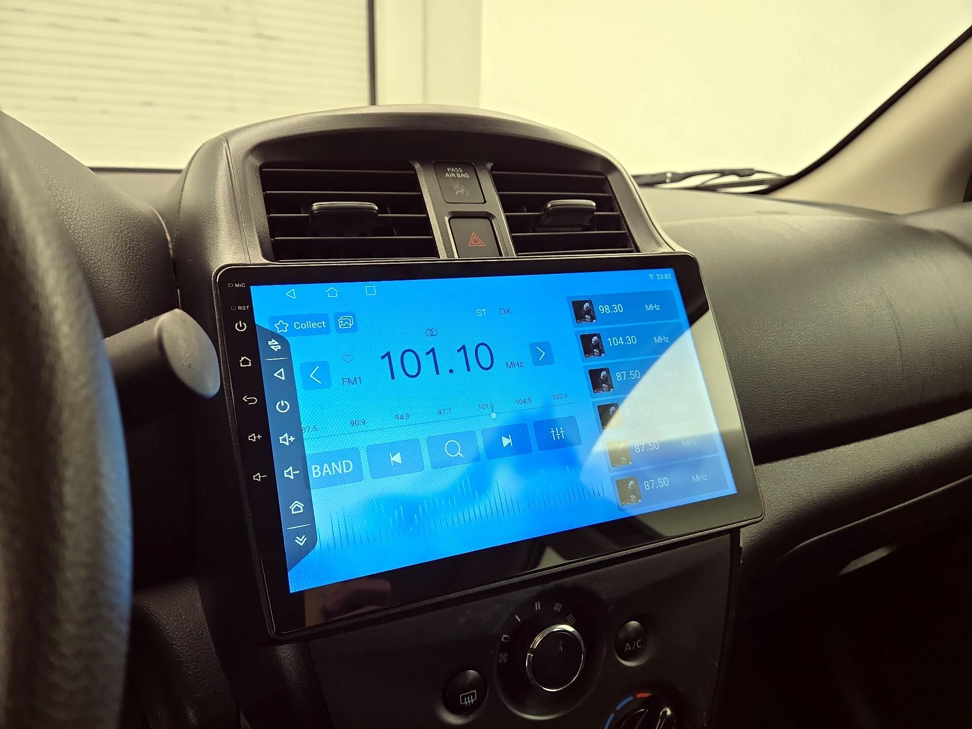 Thumbnail: 2015 Nissan Versa - 15