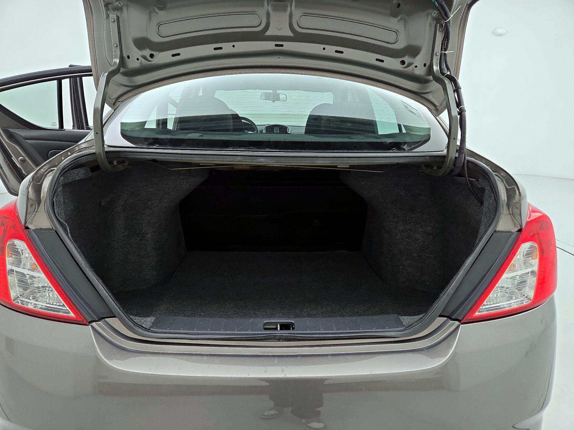 Thumbnail: 2015 Nissan Versa - 19