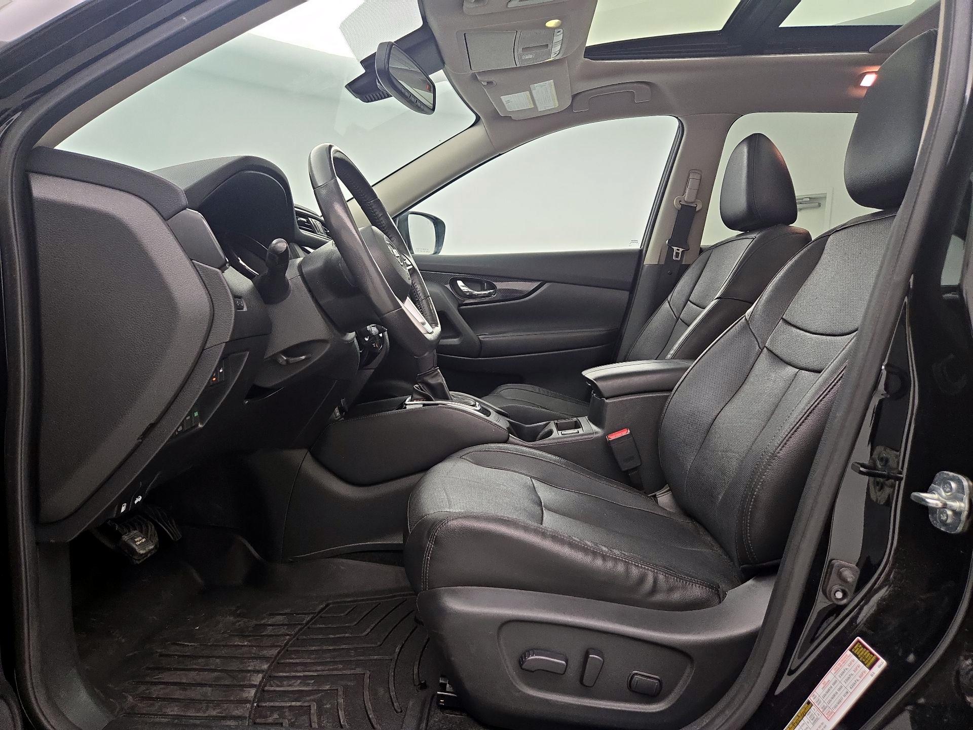 Thumbnail: 2017 Nissan Rogue - 11