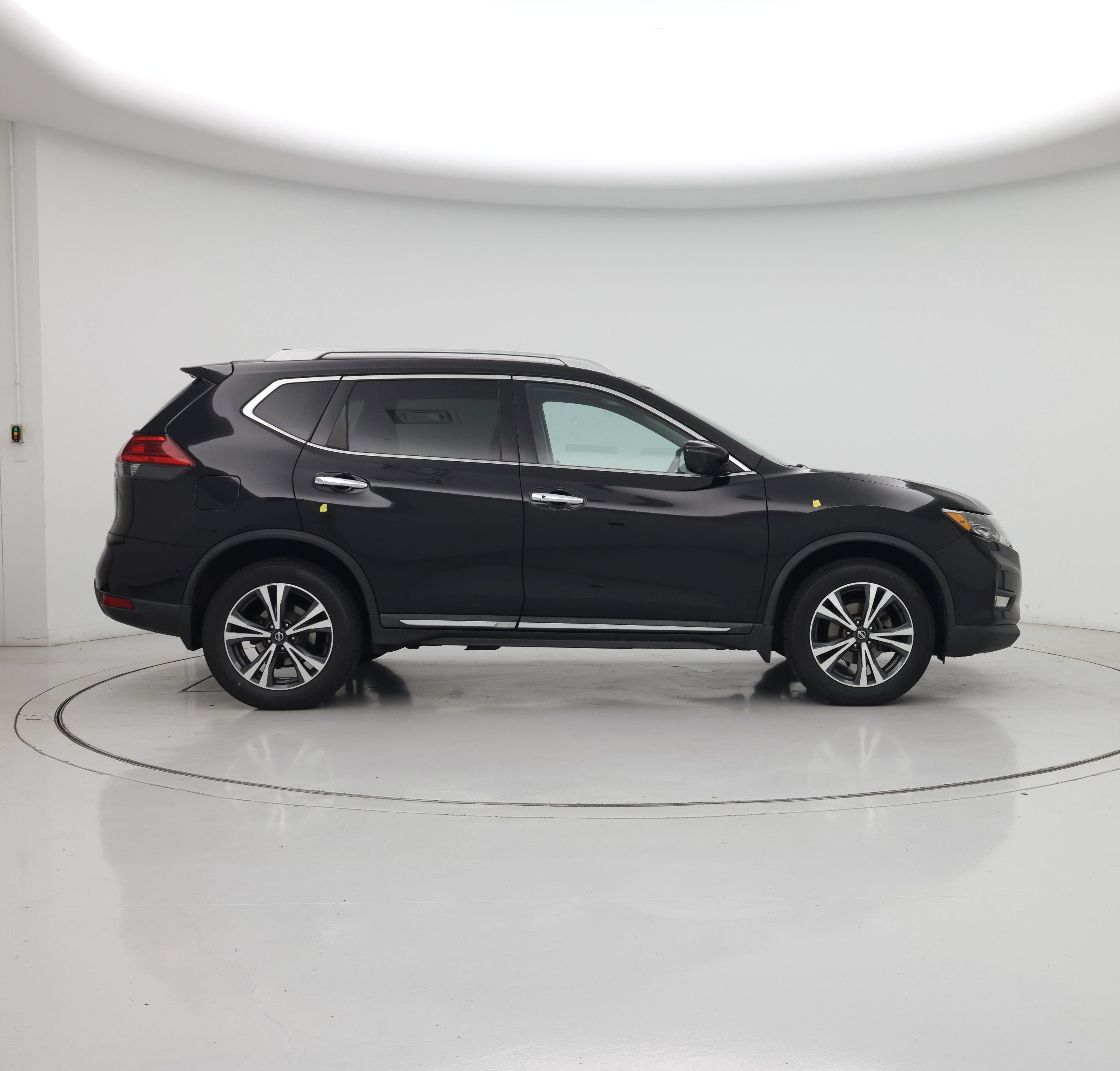 Thumbnail: 2017 Nissan Rogue - 7