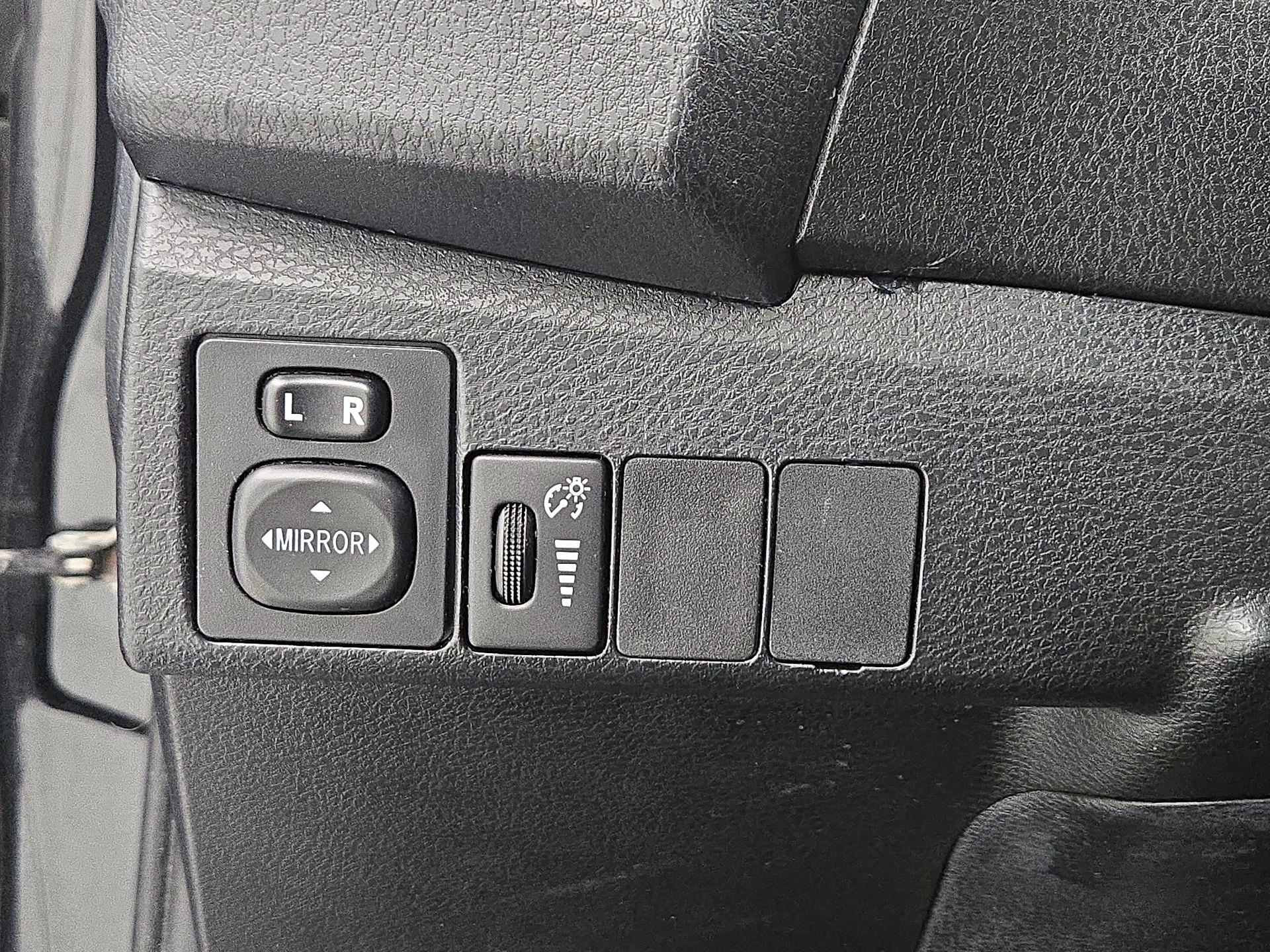 Thumbnail: 2014 Toyota Corolla - 13