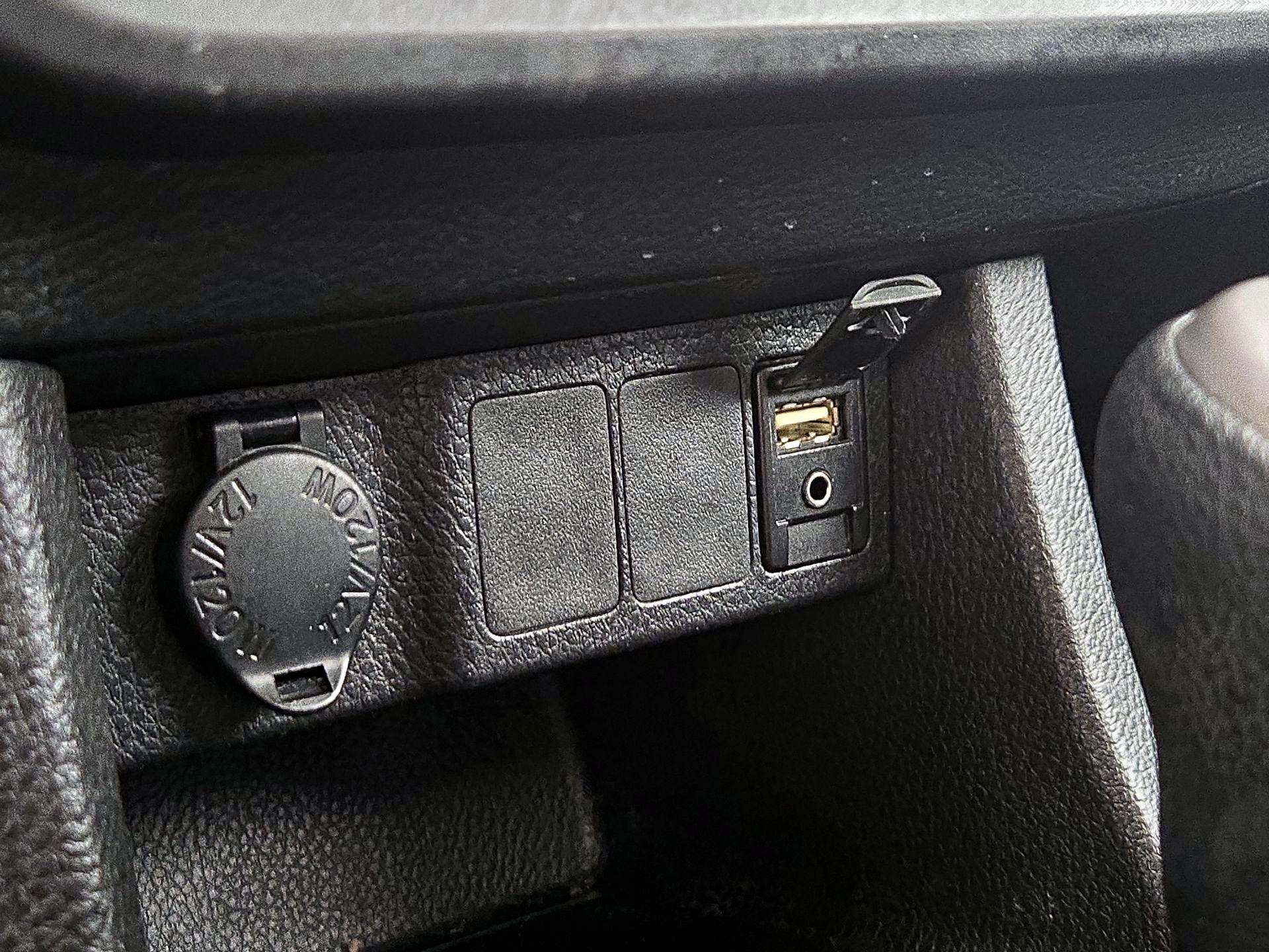 Thumbnail: 2014 Toyota Corolla - 18
