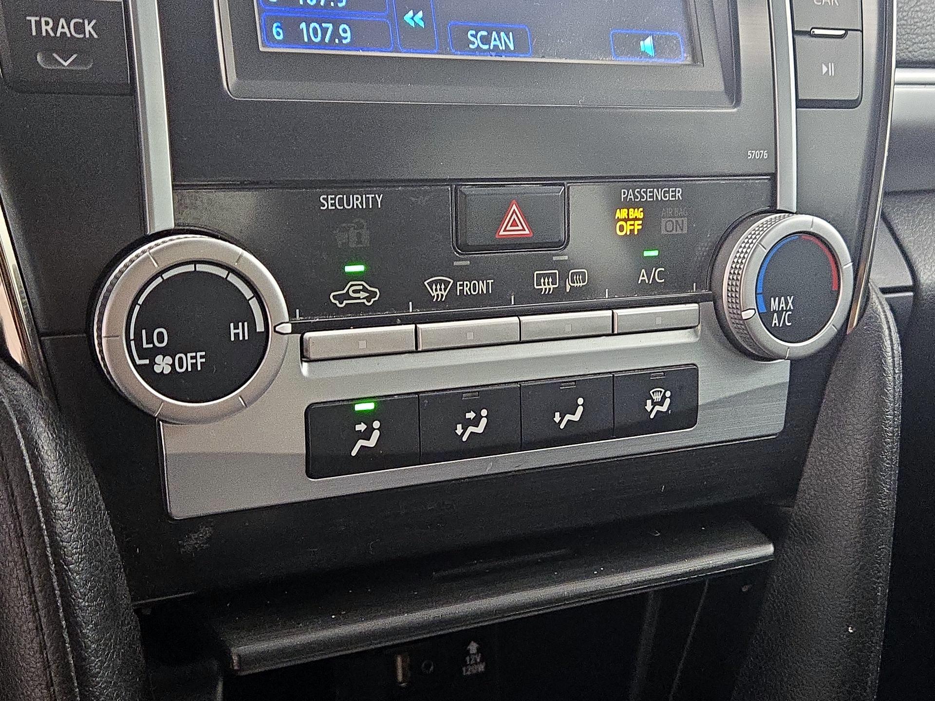 Thumbnail: 2014 Toyota Camry - 15