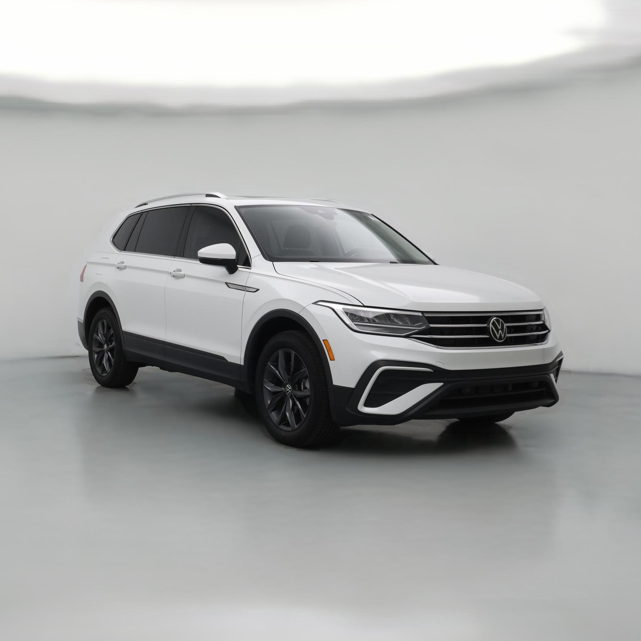 Thumbnail: 2023 Volkswagen Tiguan - 1