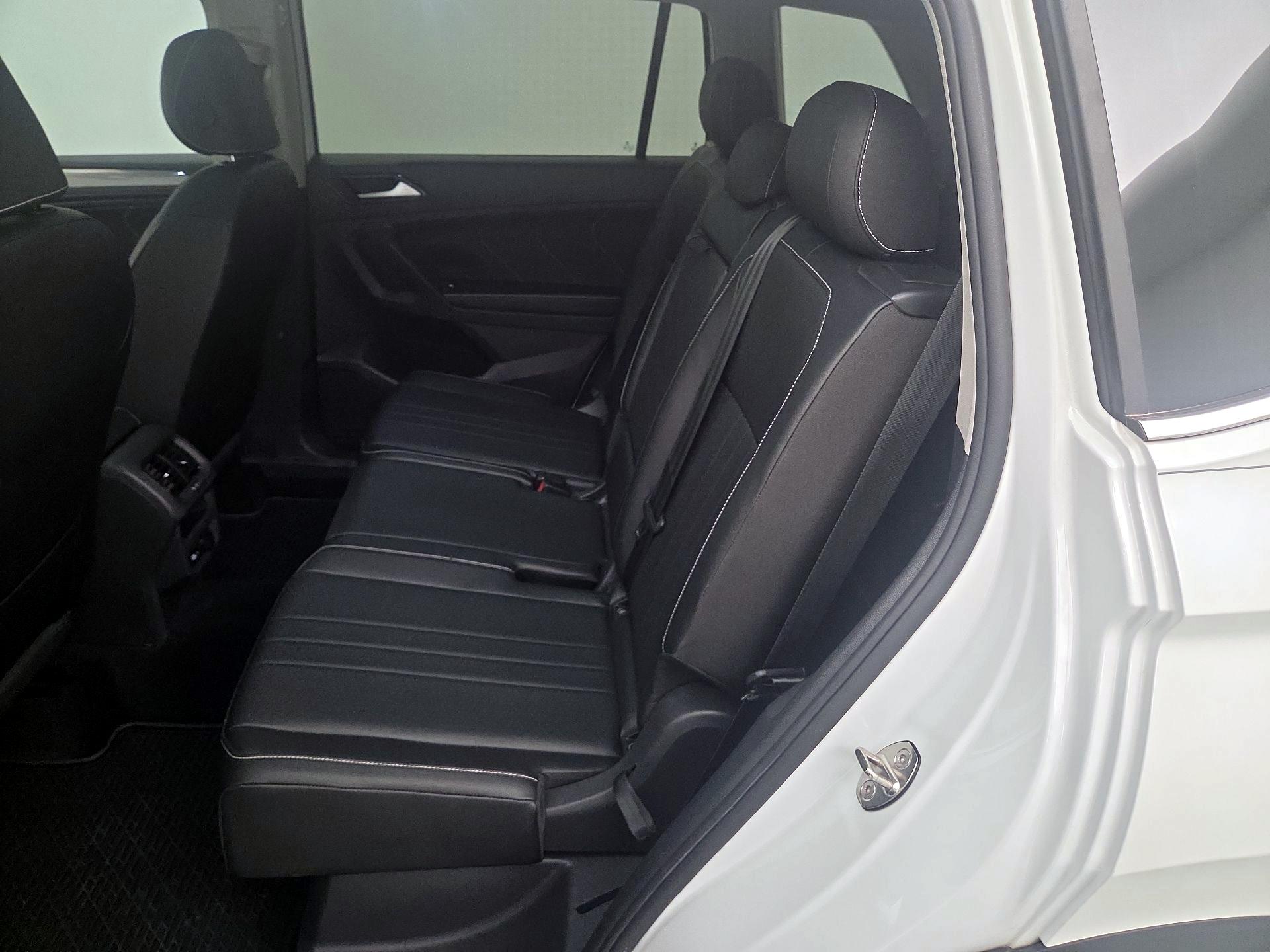 Thumbnail: 2023 Volkswagen Tiguan - 20