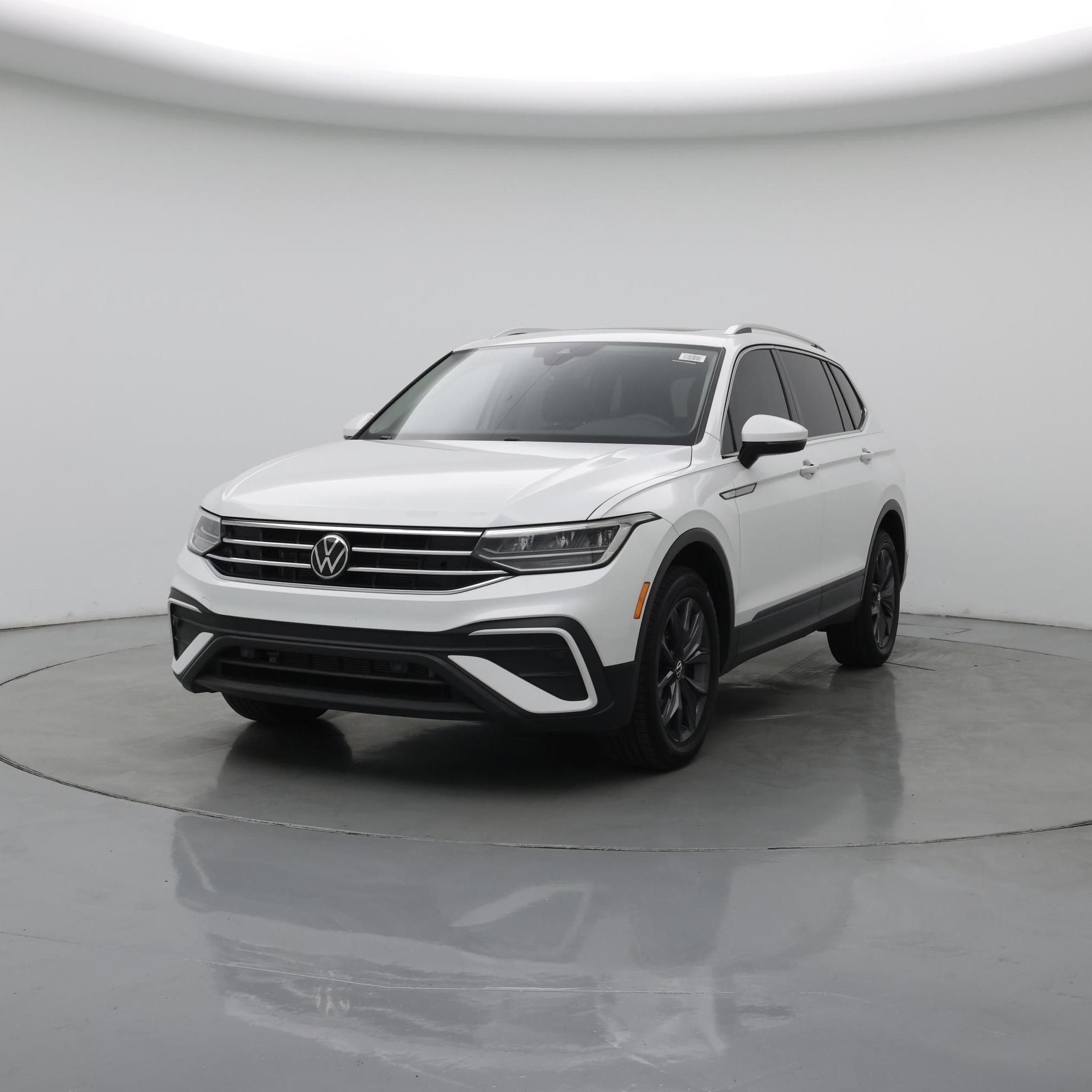 Thumbnail: 2023 Volkswagen Tiguan - 4