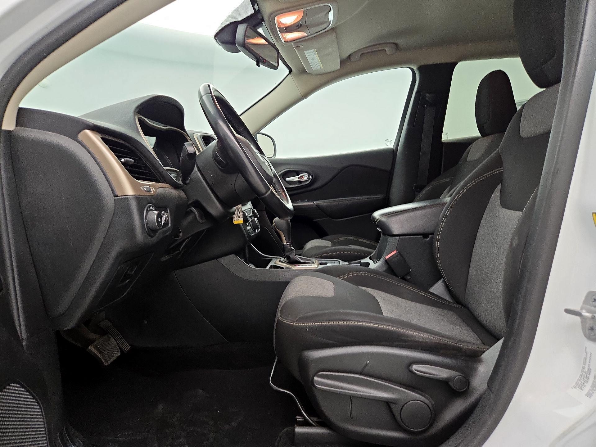 Thumbnail: 2014 Jeep Cherokee - 11