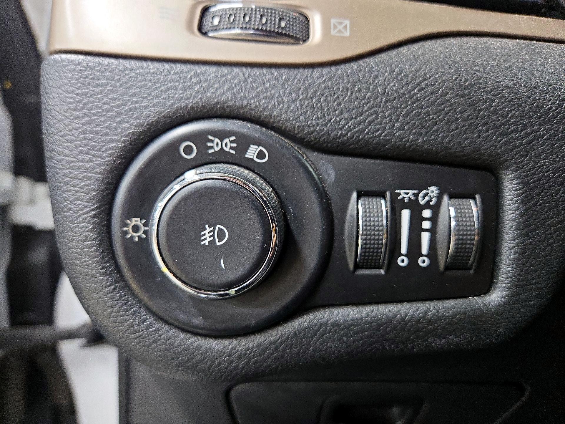 Thumbnail: 2014 Jeep Cherokee - 13