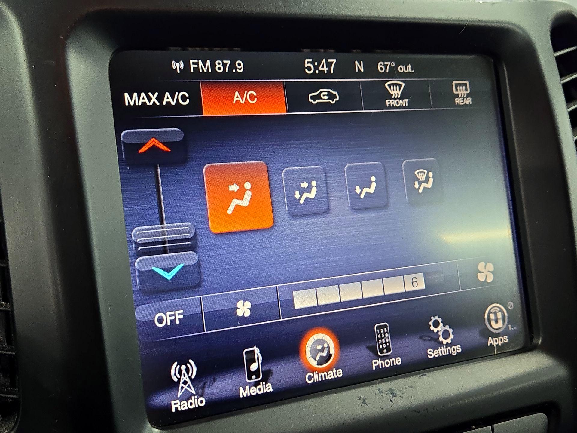 Thumbnail: 2014 Jeep Cherokee - 15