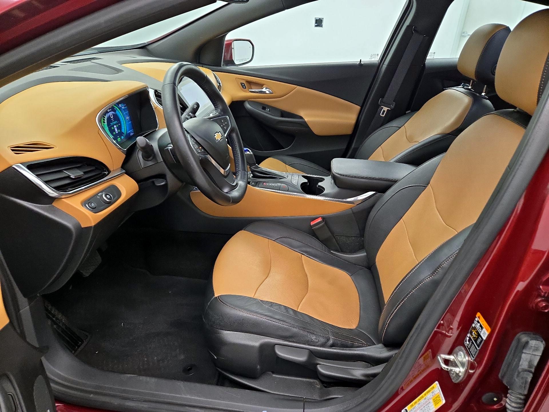 Thumbnail: 2016 Chevrolet Volt - 11