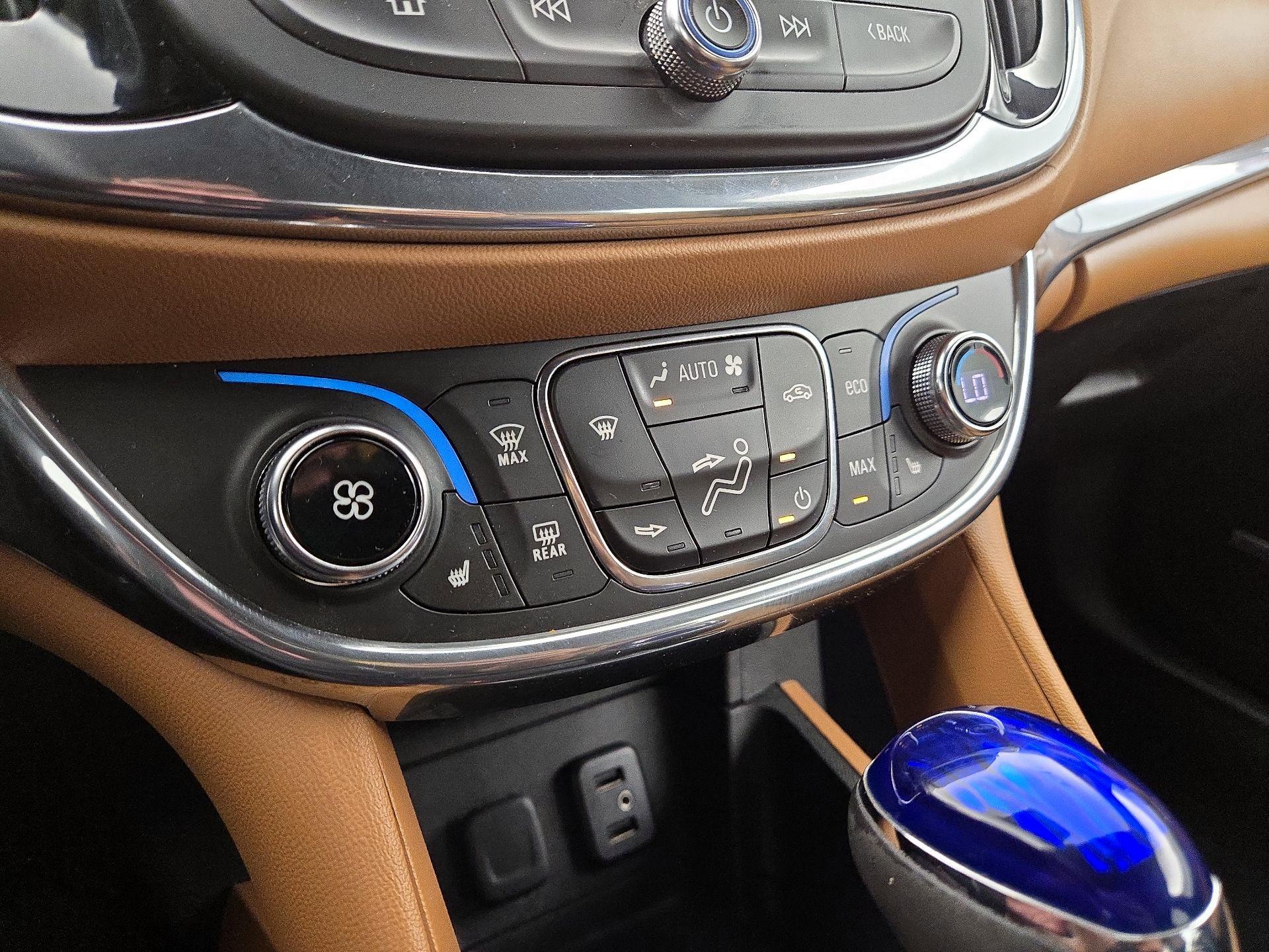 Thumbnail: 2016 Chevrolet Volt - 17